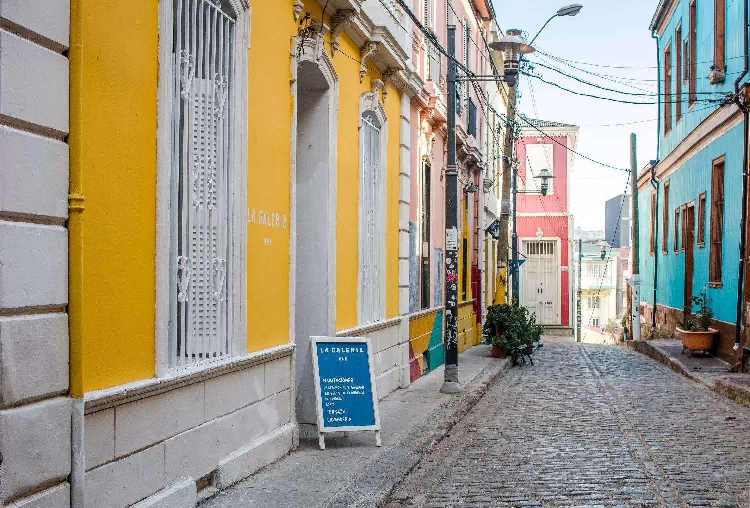 Facade/entrance in La Galería B&B