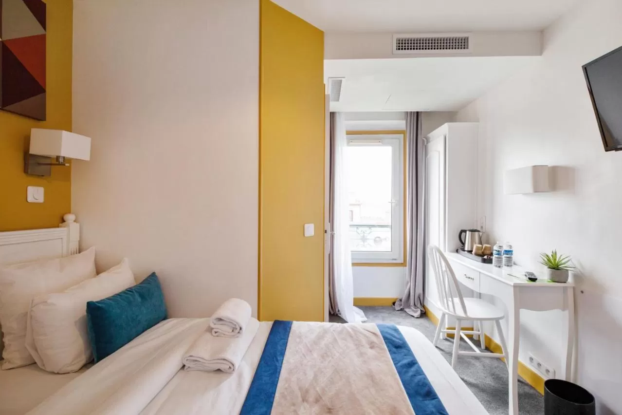 Bed in Grand Hôtel Des Gobelins