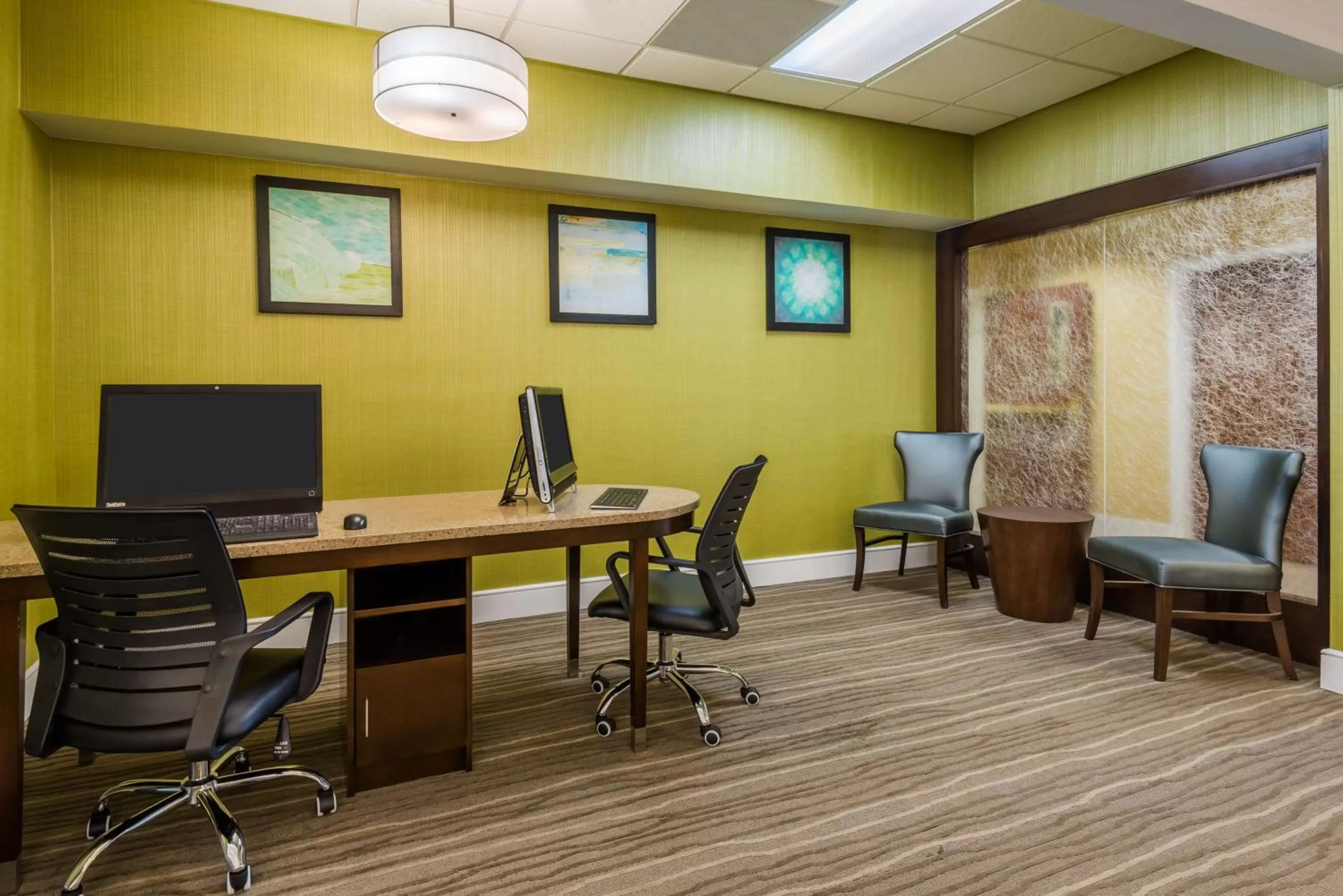 Business facilities in Larkspur Landing Extended Stay Suites St Louis Riverport