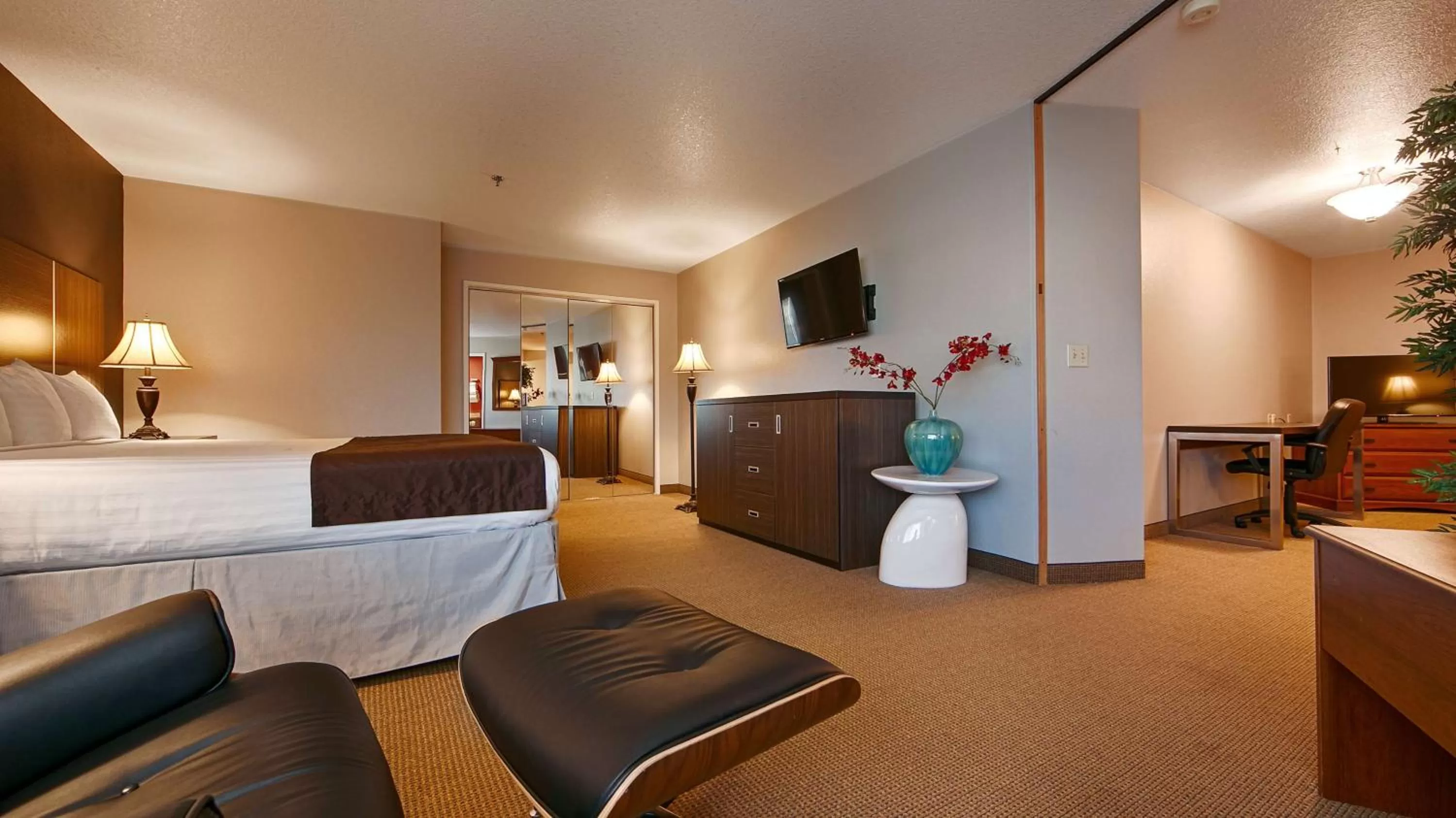 Family Suite in Inn At The Meadows - Portland - Delta Park - Jantzen Beach