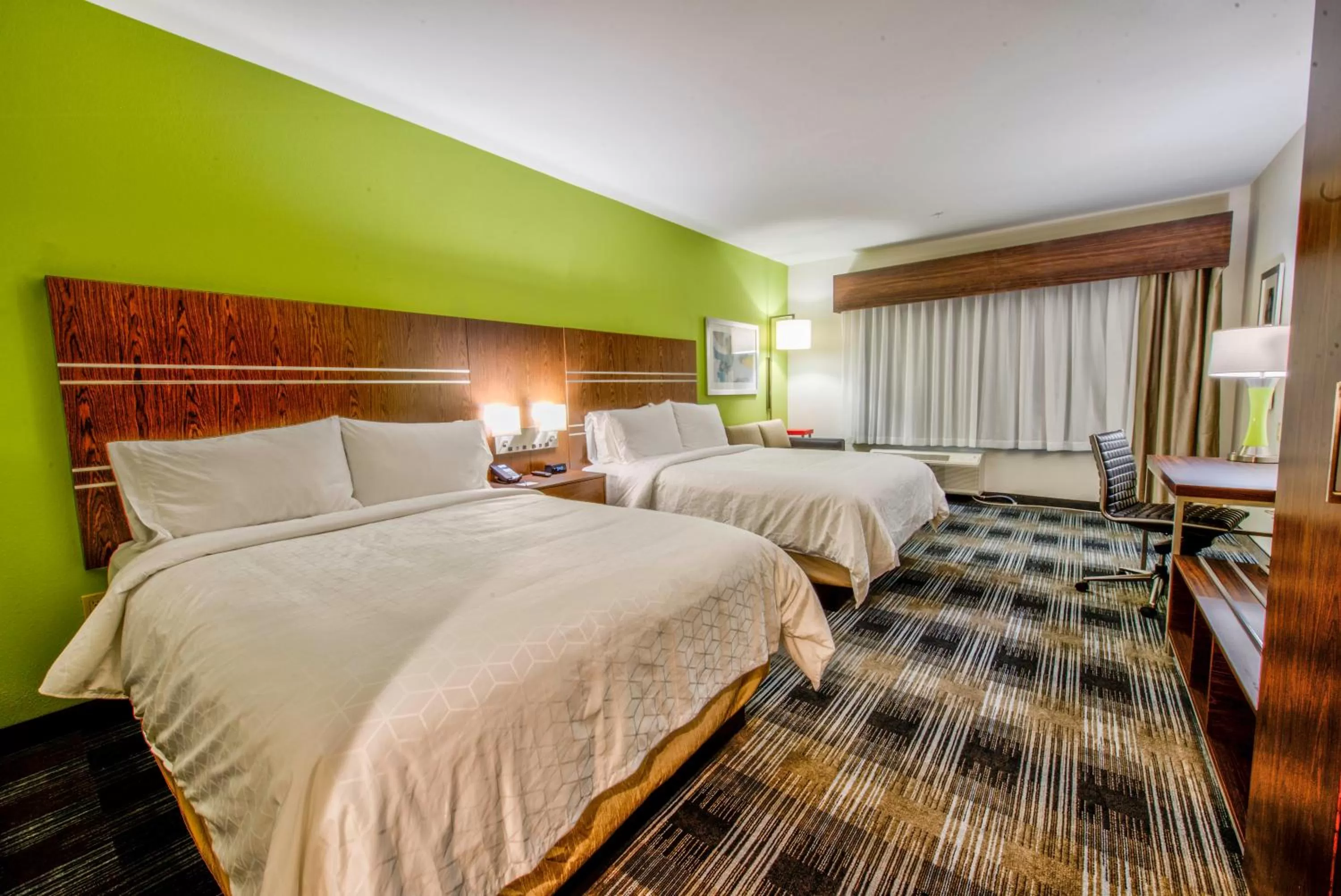 Photo of the whole room, Bed in Holiday Inn Express & Suites Dallas NW - Farmers Branch by IHG
