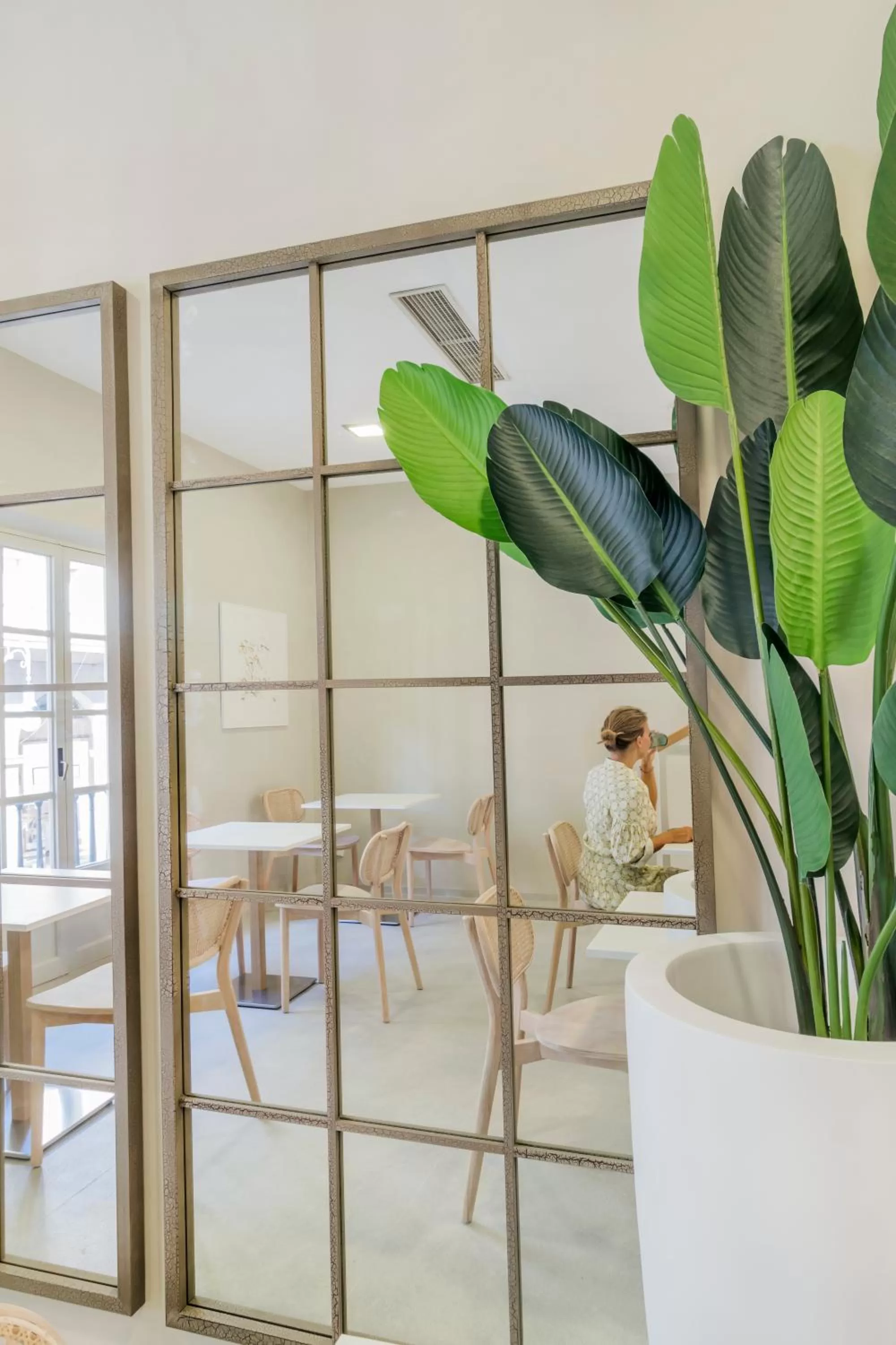 Restaurant/places to eat in Hotel Almudaina