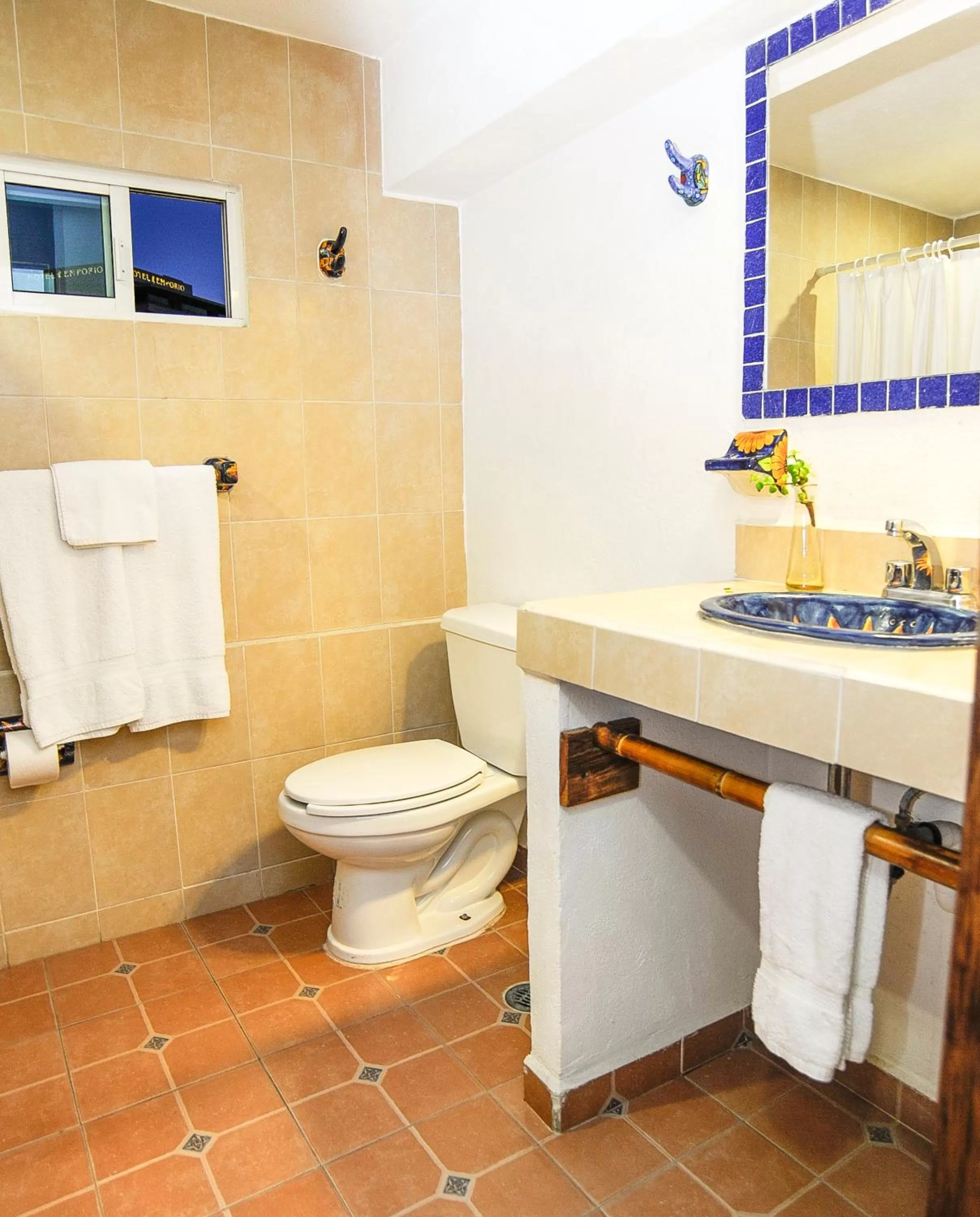 Bathroom in Hotel Suites Ixtapa Plaza