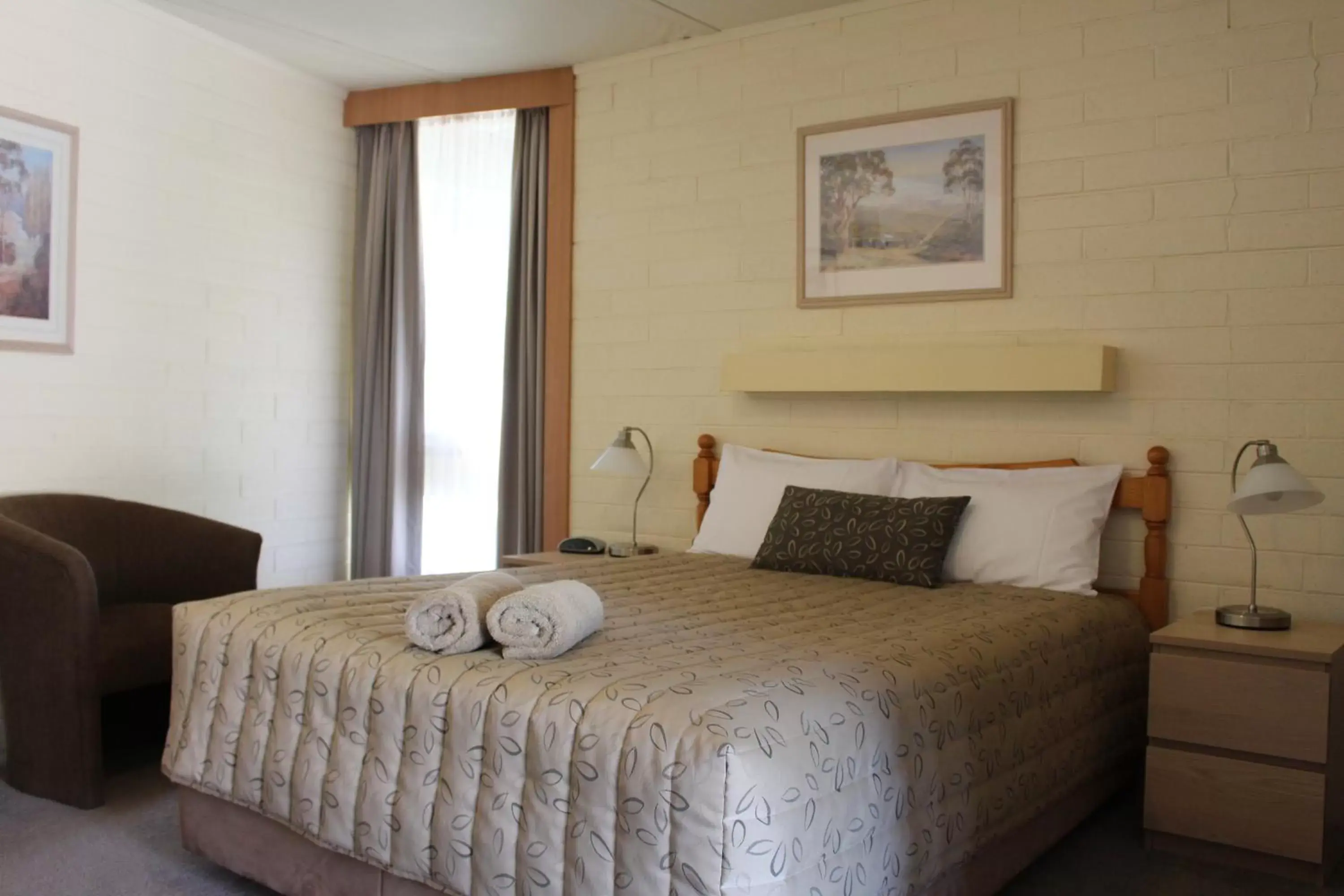 Business Single Room in Cobram Colonial Motor Inn Business Single Room in Cobram Colonial Motor Inn
