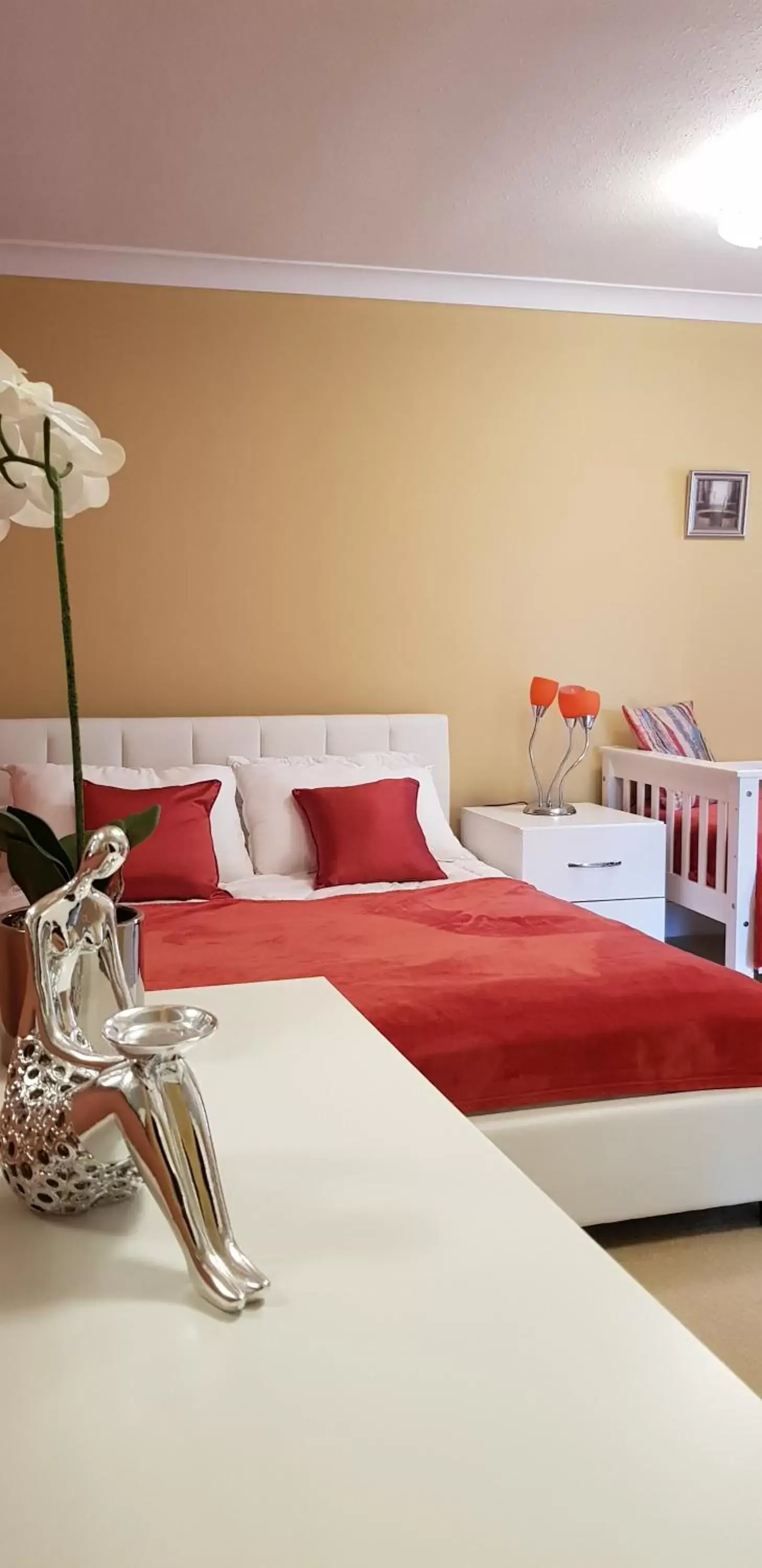 One-Bedroom Apartment - Ground Floor in The Devon Court One-Bedroom Apartment - Ground Floor in The Devon Court