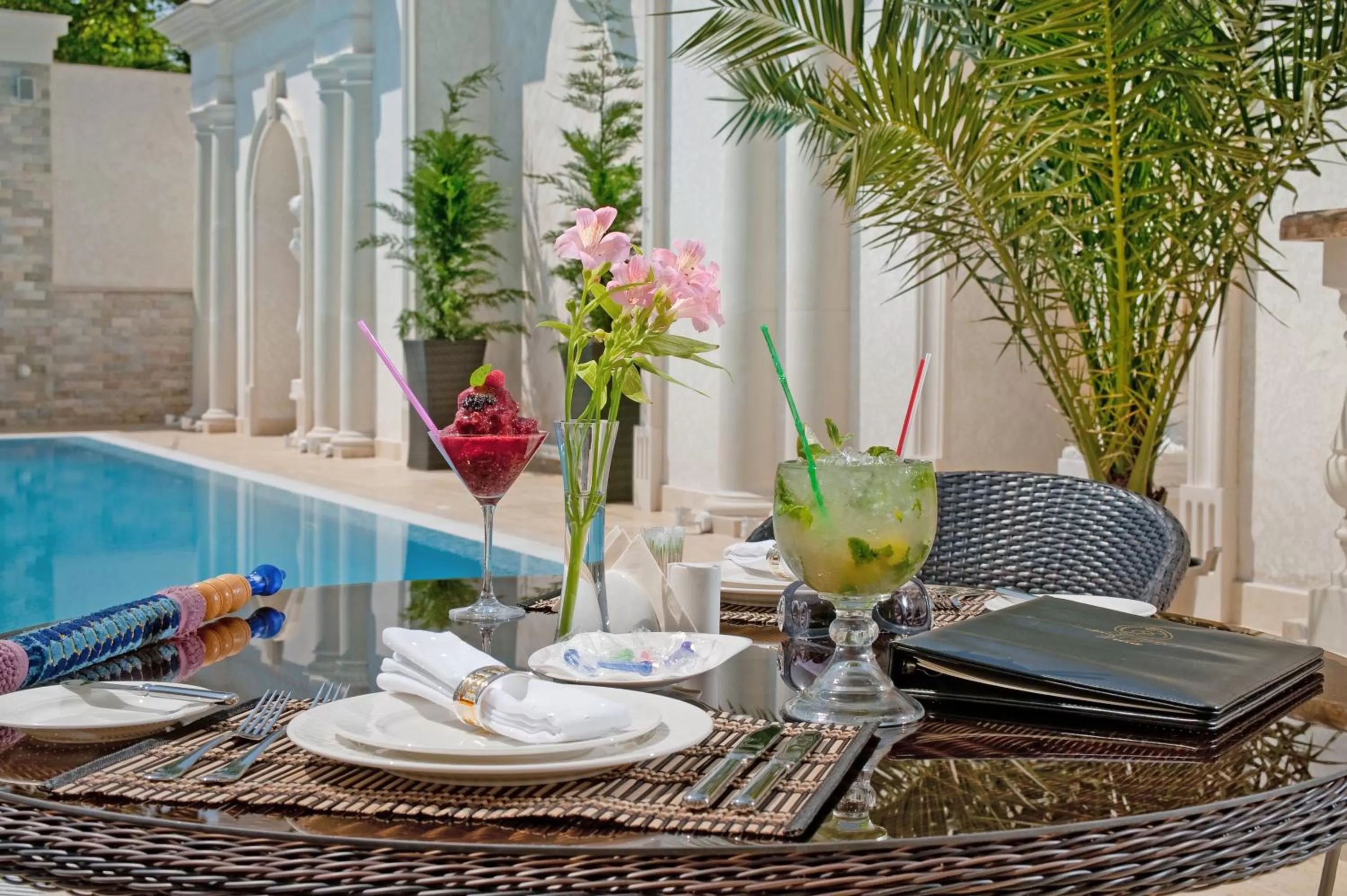 Lounge or bar, Swimming Pool in Villa le Premier Maestro