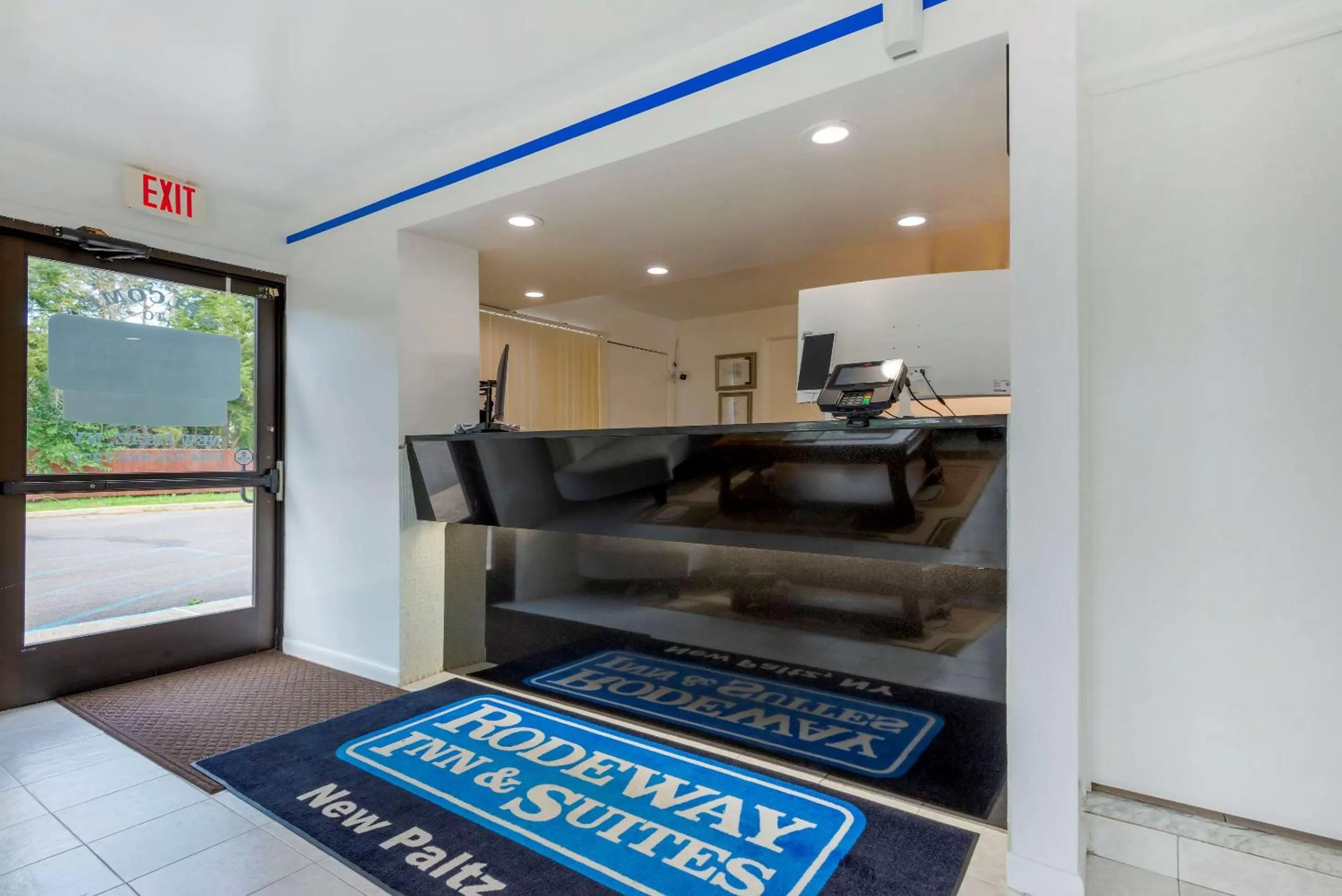 Lobby or reception in Rodeway Inn & Suites New Paltz - Hudson Valley