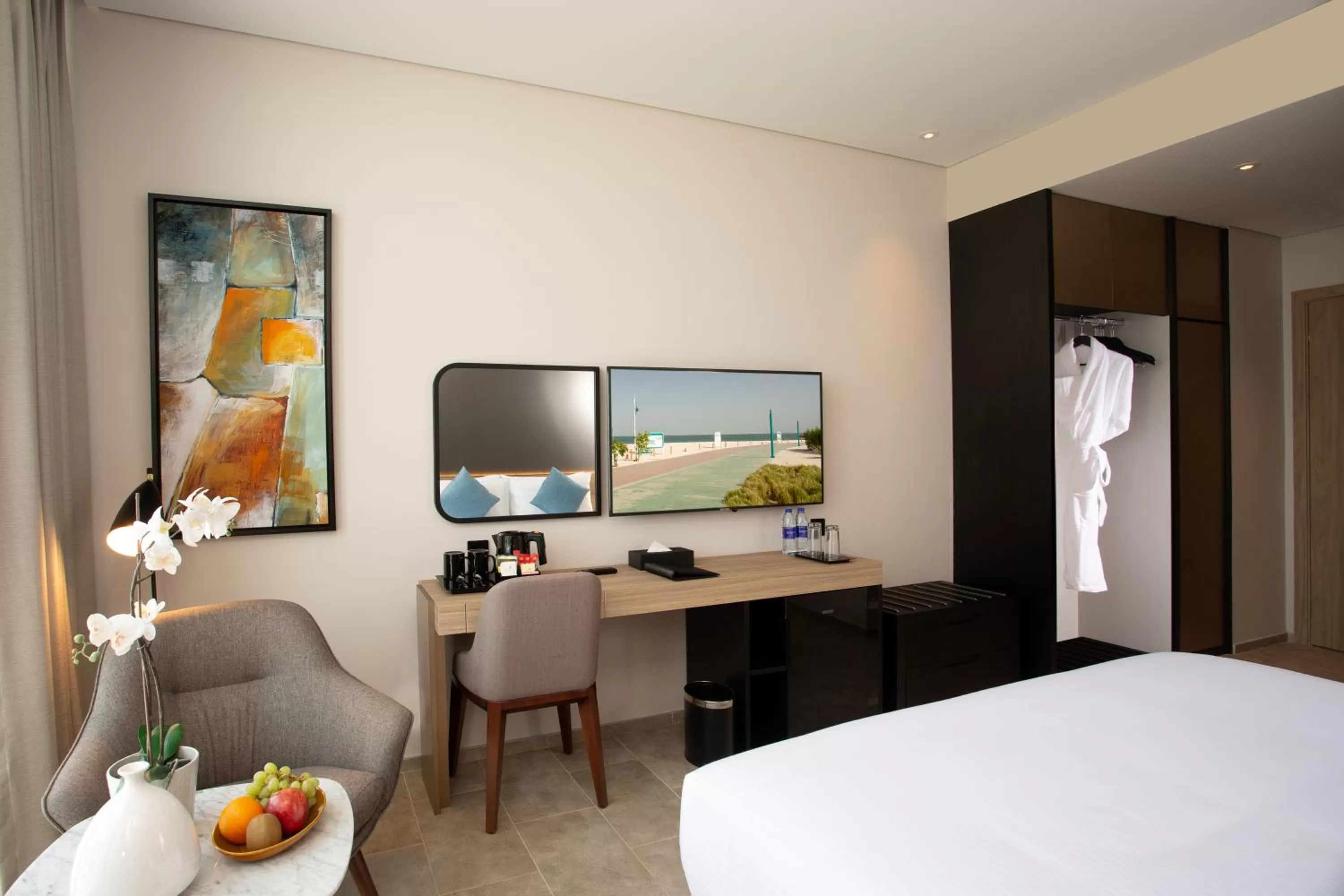 Photo of the whole room, Bed in Beach Walk Hotel Jumeirah