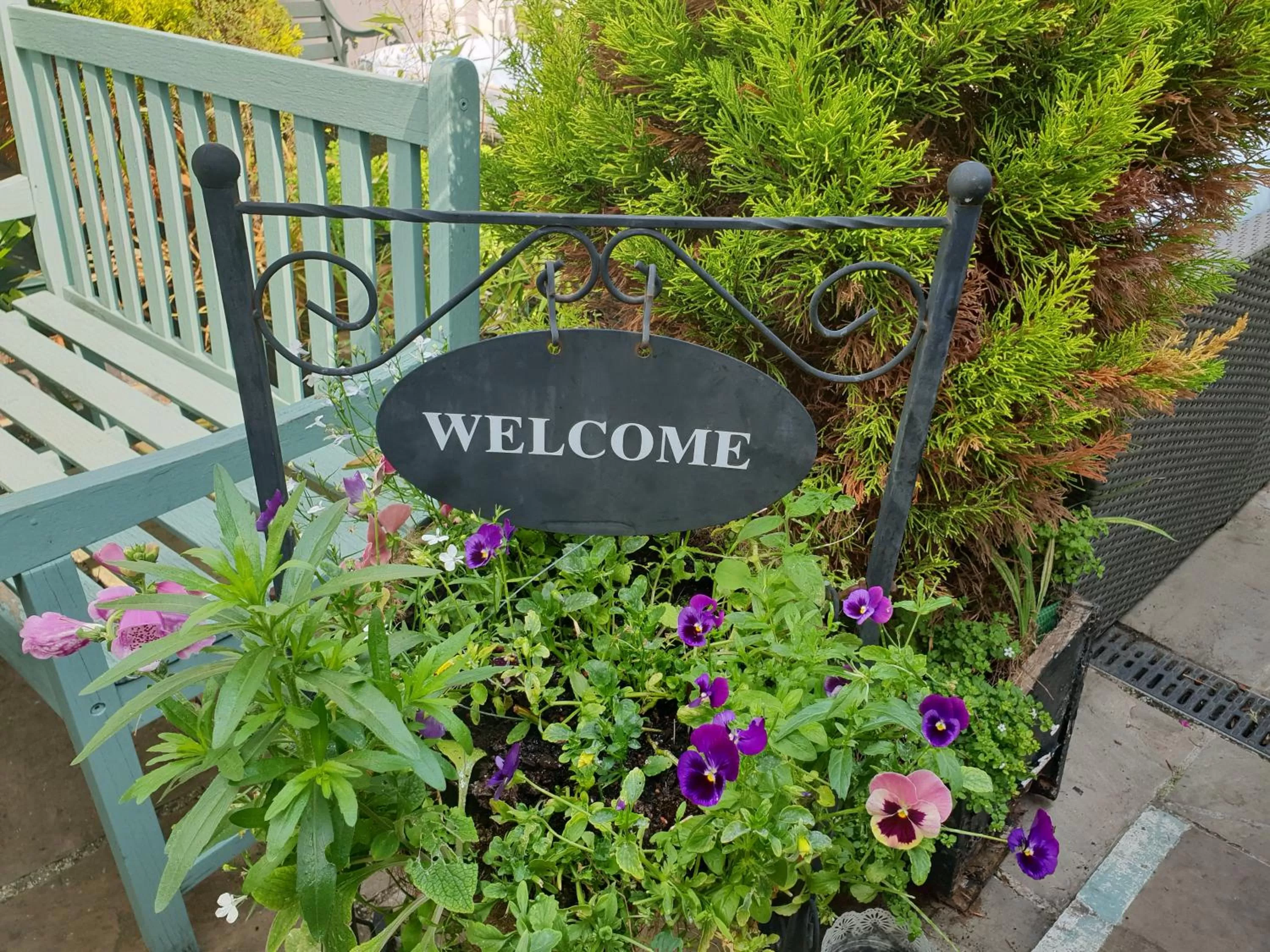 Logo/Certificate/Sign in The Pelican Inn