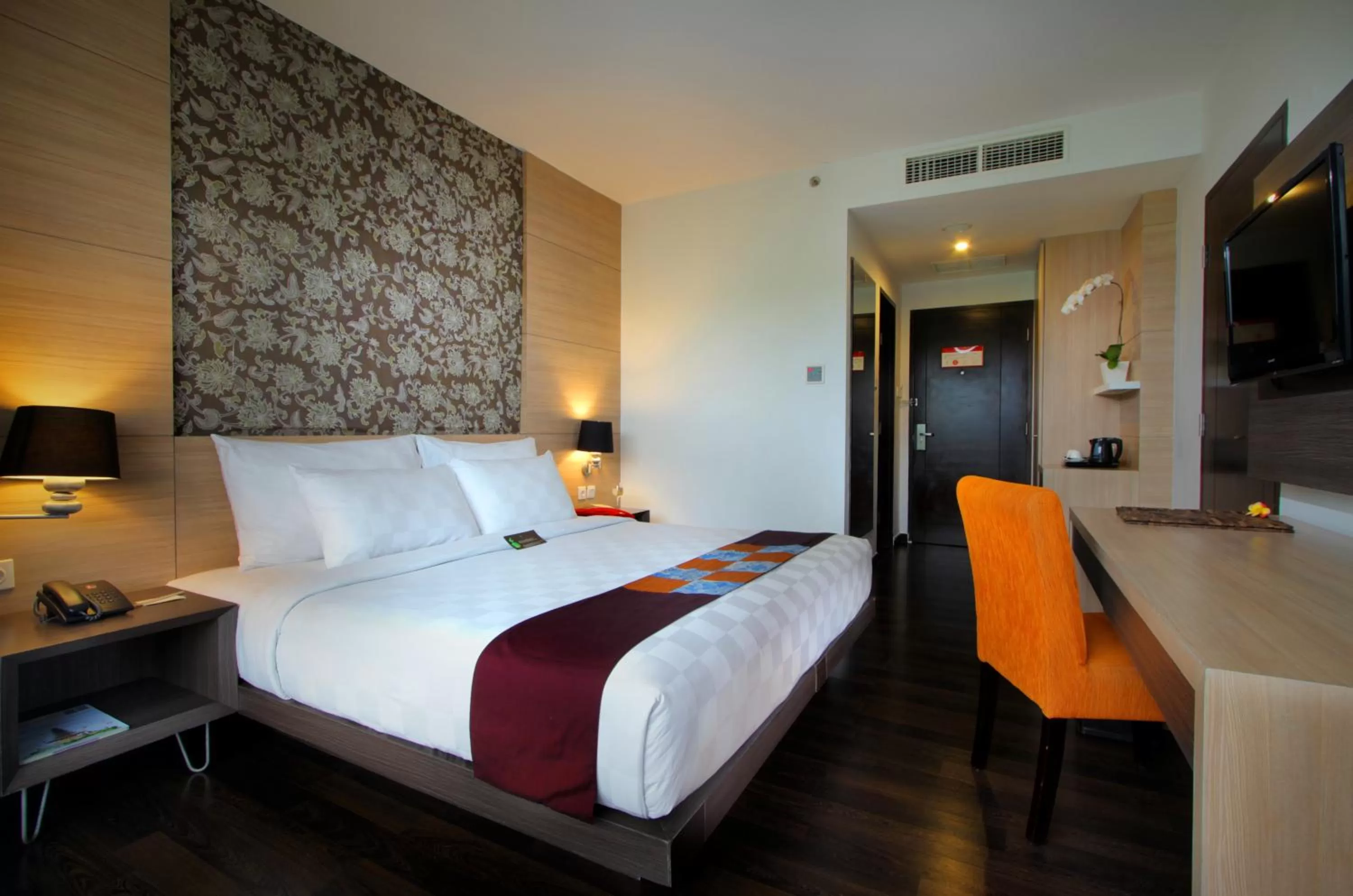 Bed in b Hotel Bali & Spa