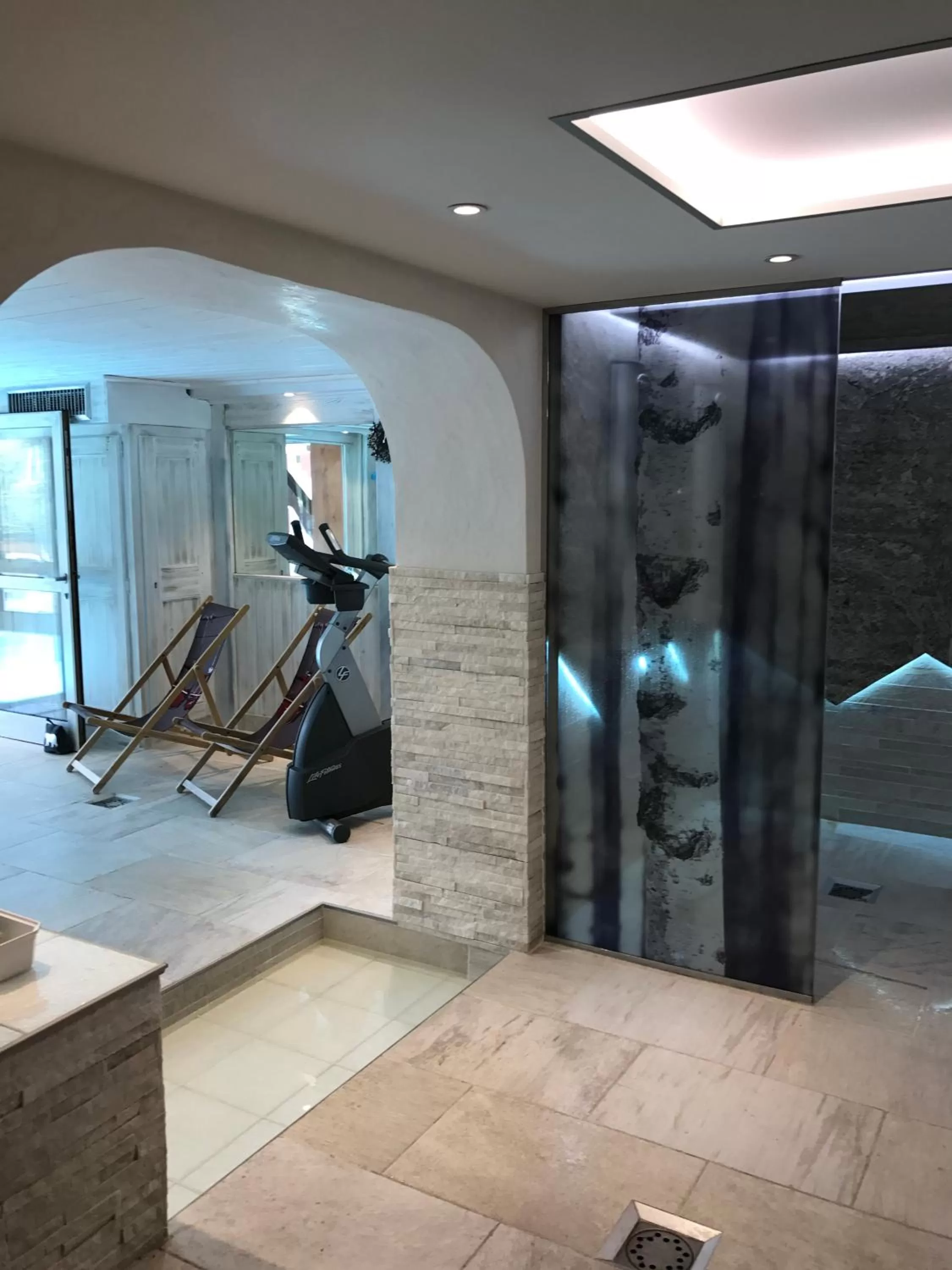 Spa and wellness centre/facilities in Hôtel les Campanules by Les Etincelles