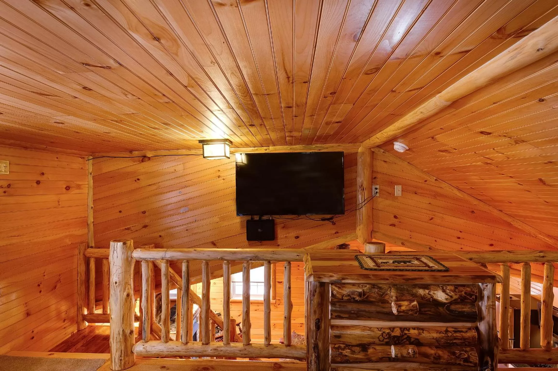 TV and multimedia in Cobble Mountain Lodge