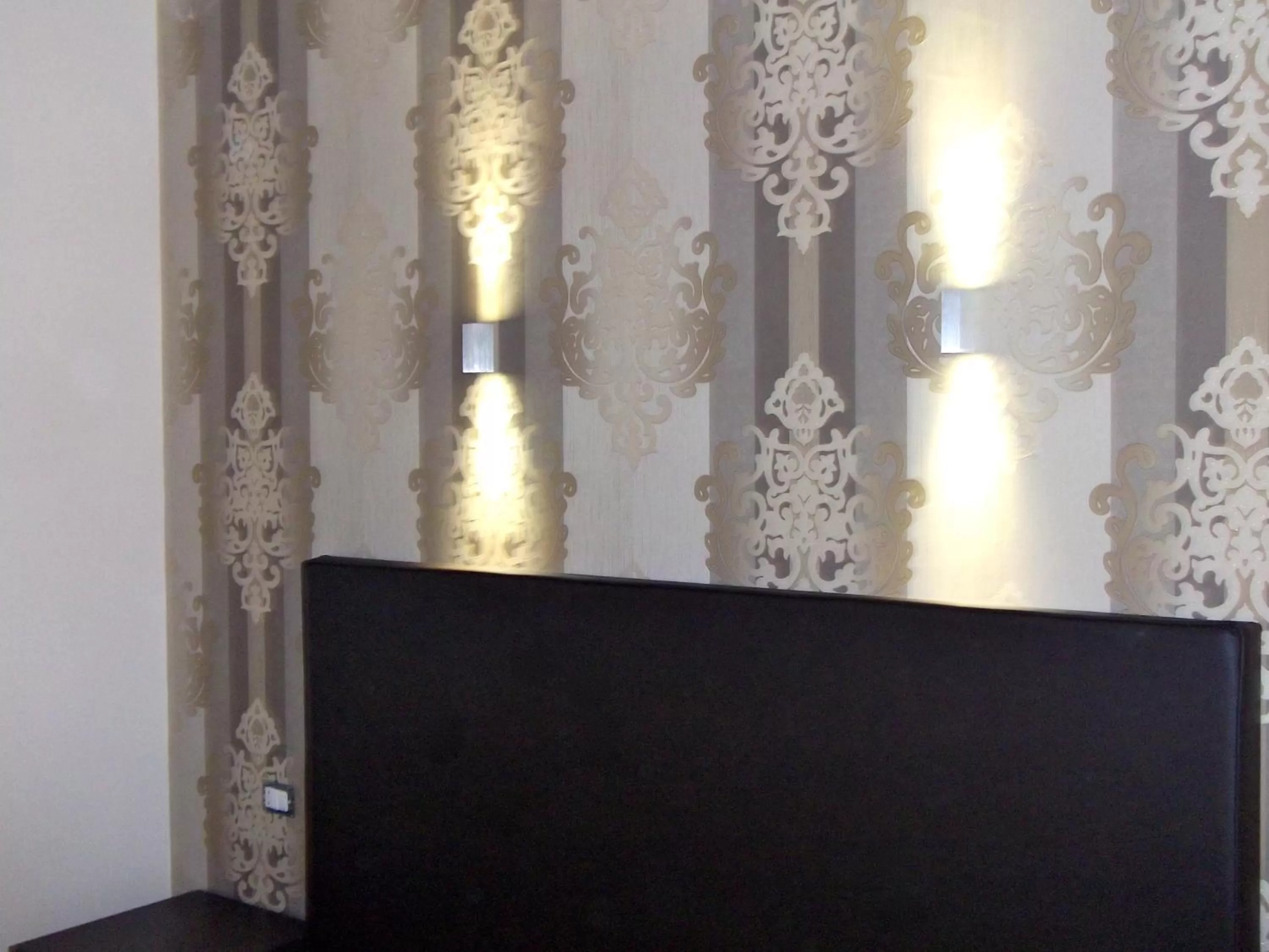 Decorative detail in Rome Kings Suite