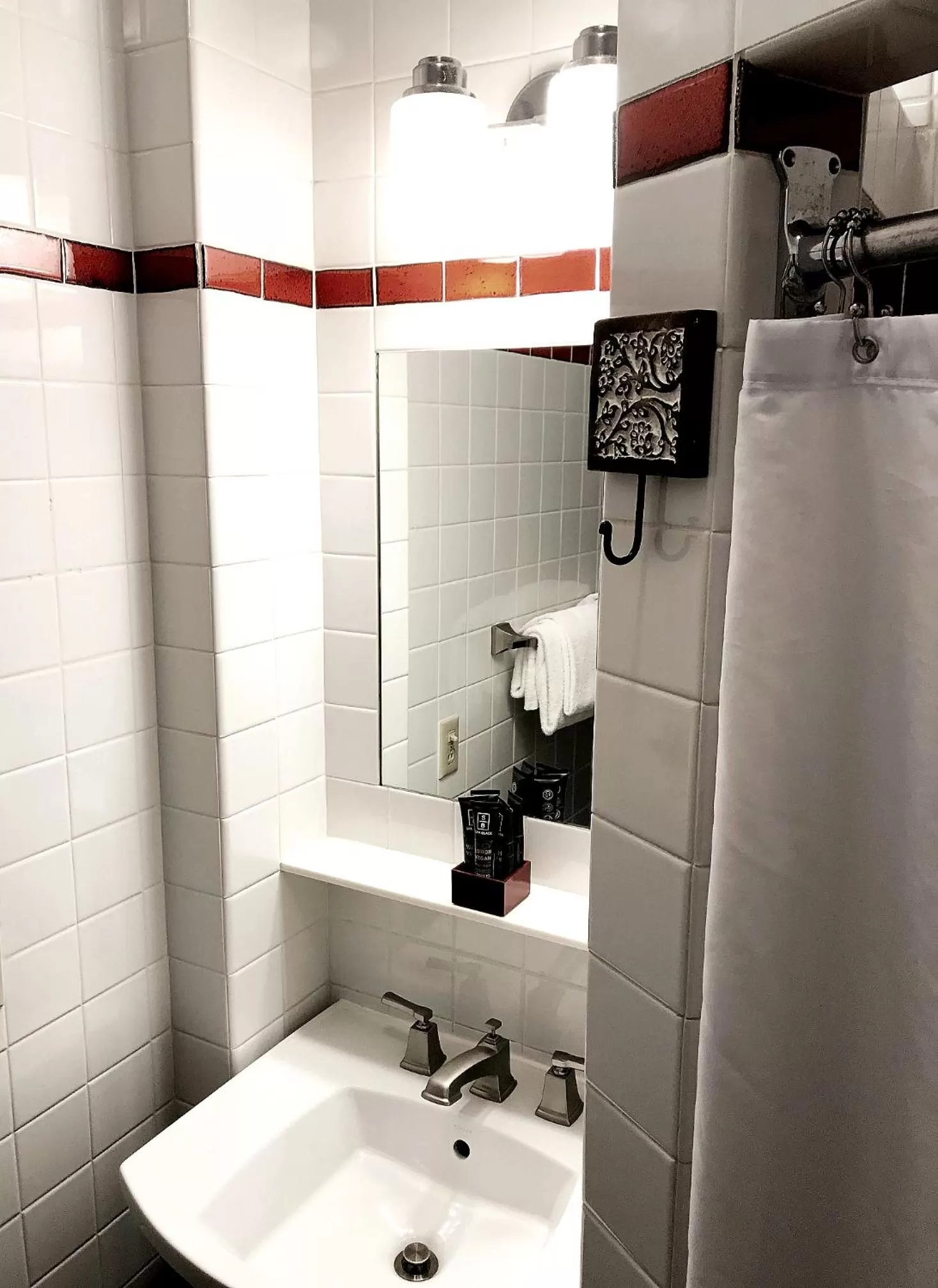 Shower in Touchstone Hotel - City Center