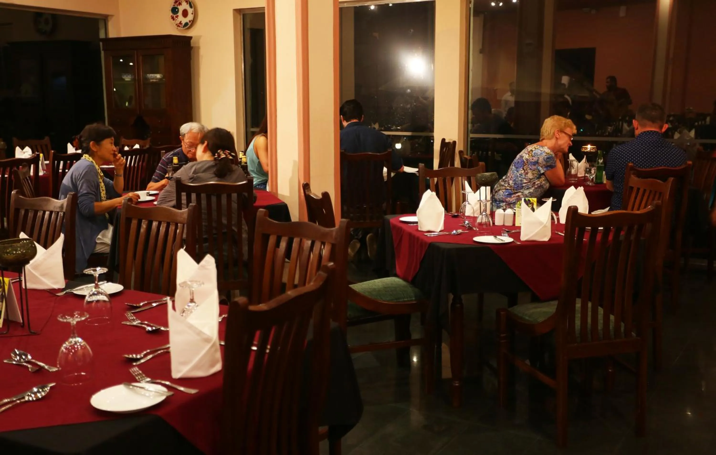 Restaurant/places to eat in Randholee Resort & Spa