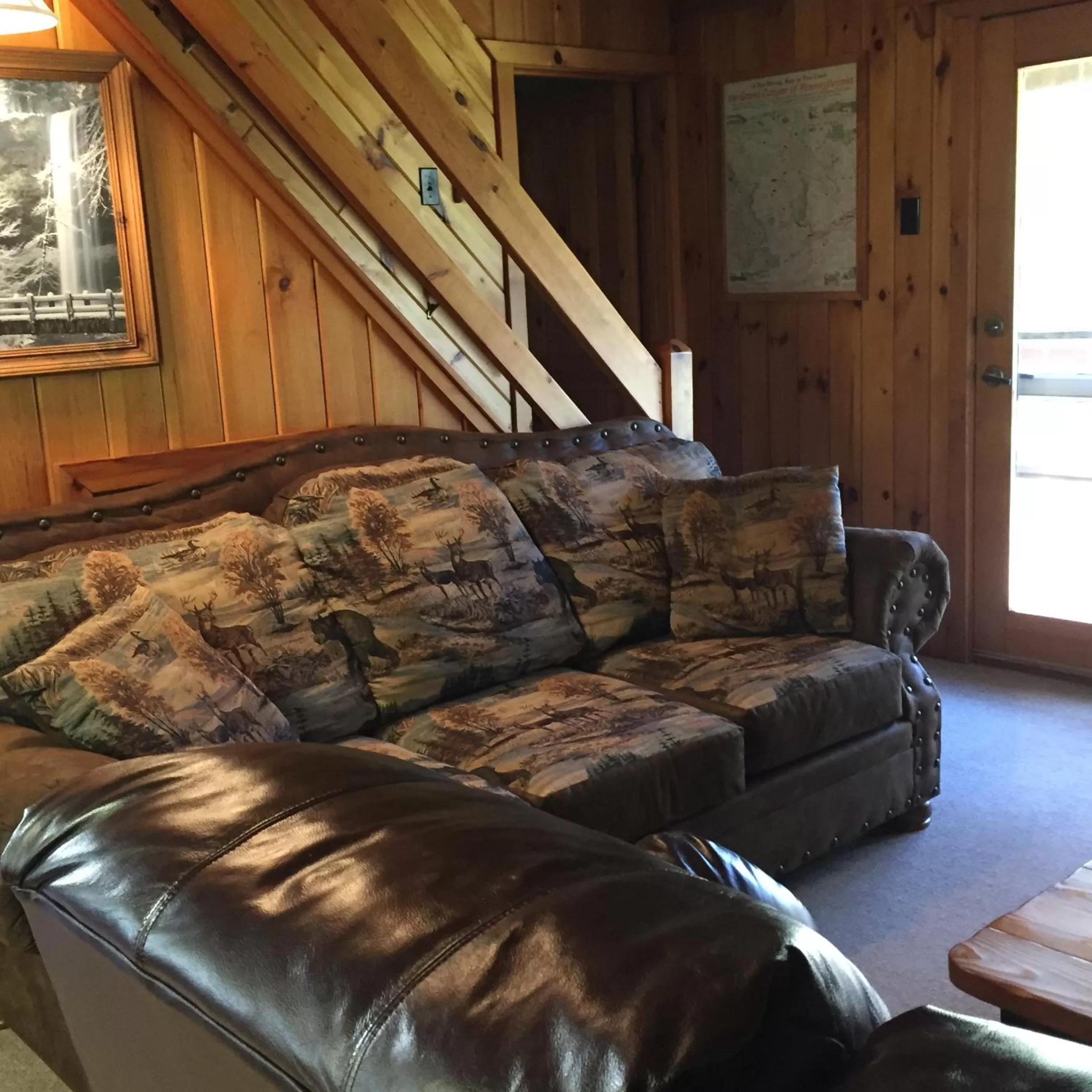 Living room in Rough Cut Lodge