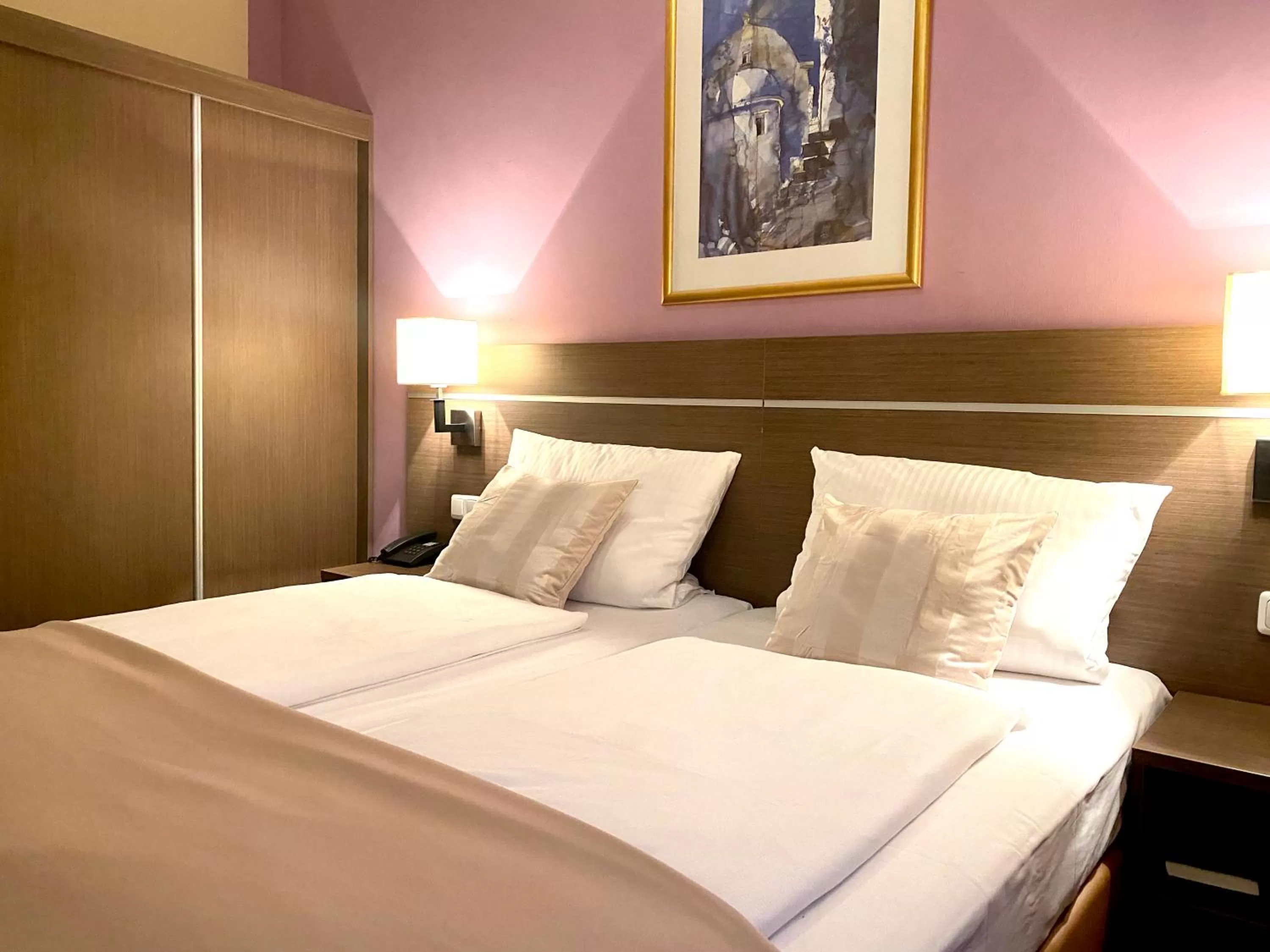 Bedroom, Bed in Hotel Hansehof