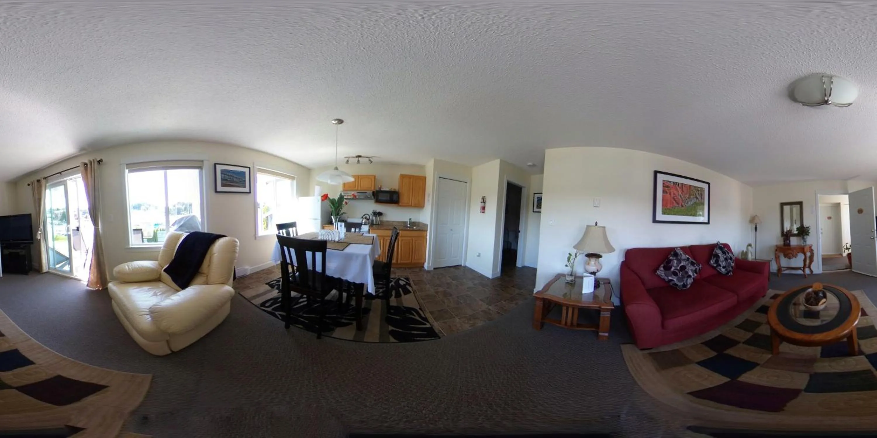 Photo of the whole room in Bayshore Waterfront Inn