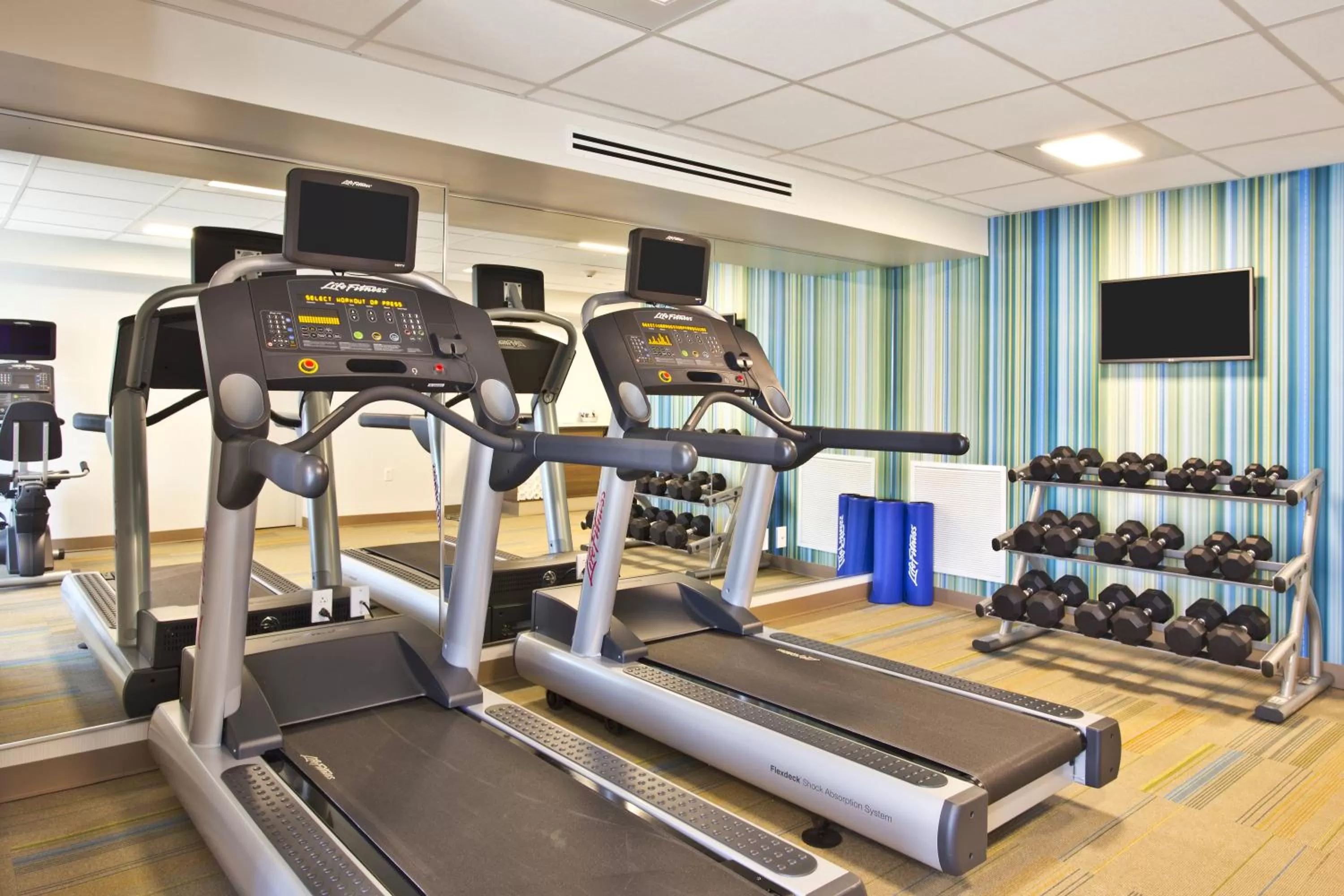 Fitness centre/facilities in Holiday Inn Express Boston-Waltham by IHG