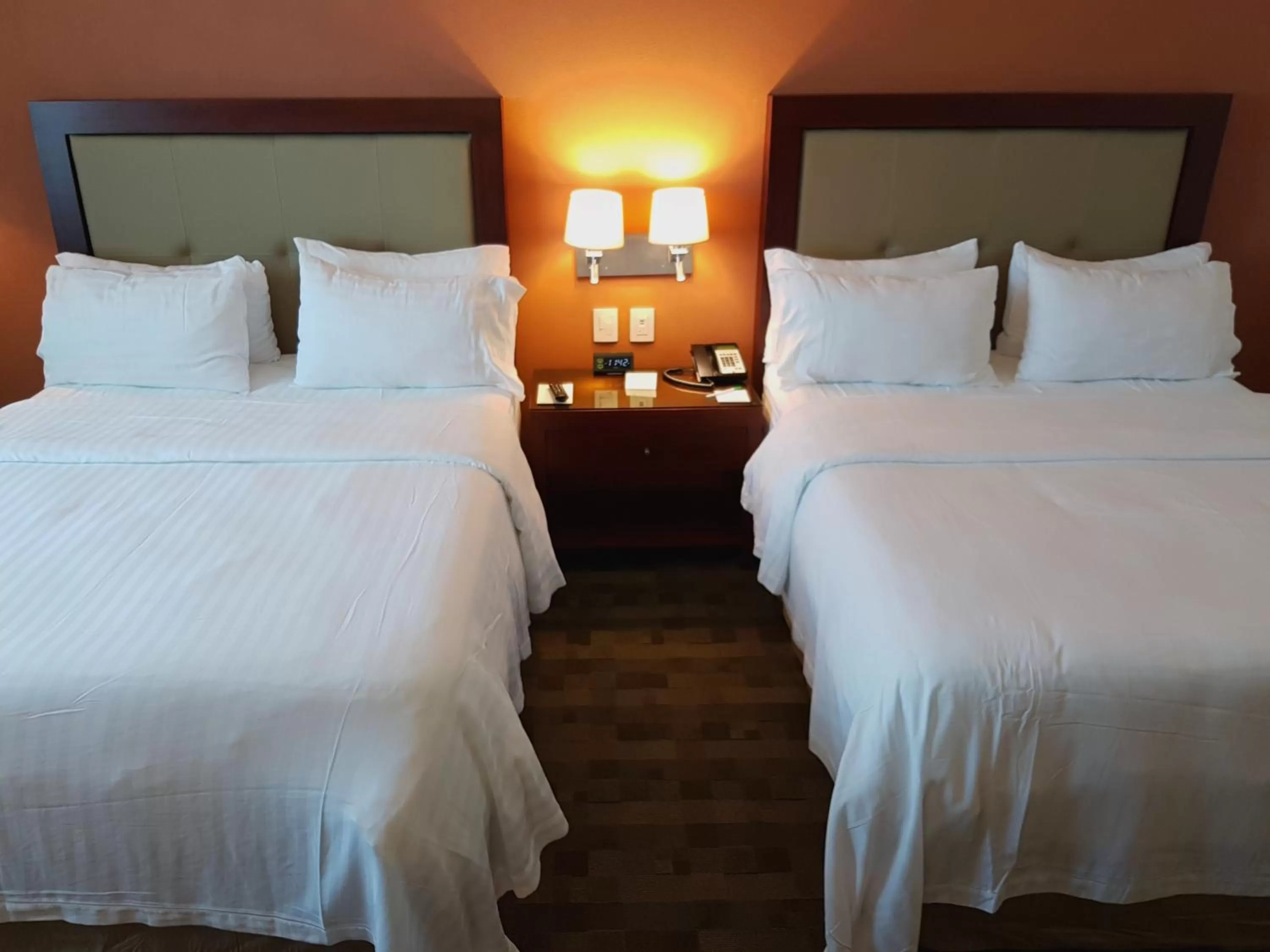 Photo of the whole room, Bed in Holiday Inn & Suites Plaza Mayor by IHG