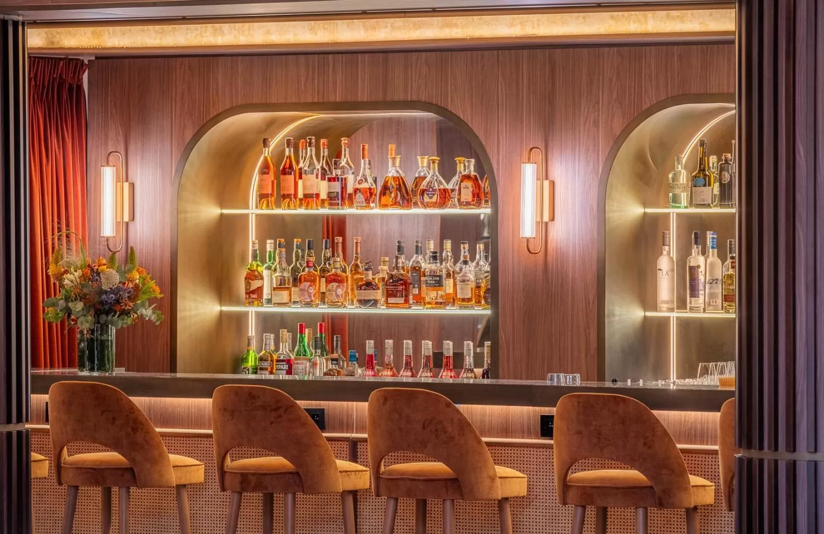 Lounge or bar in Hôtel Burdigala by Inwood Hotels