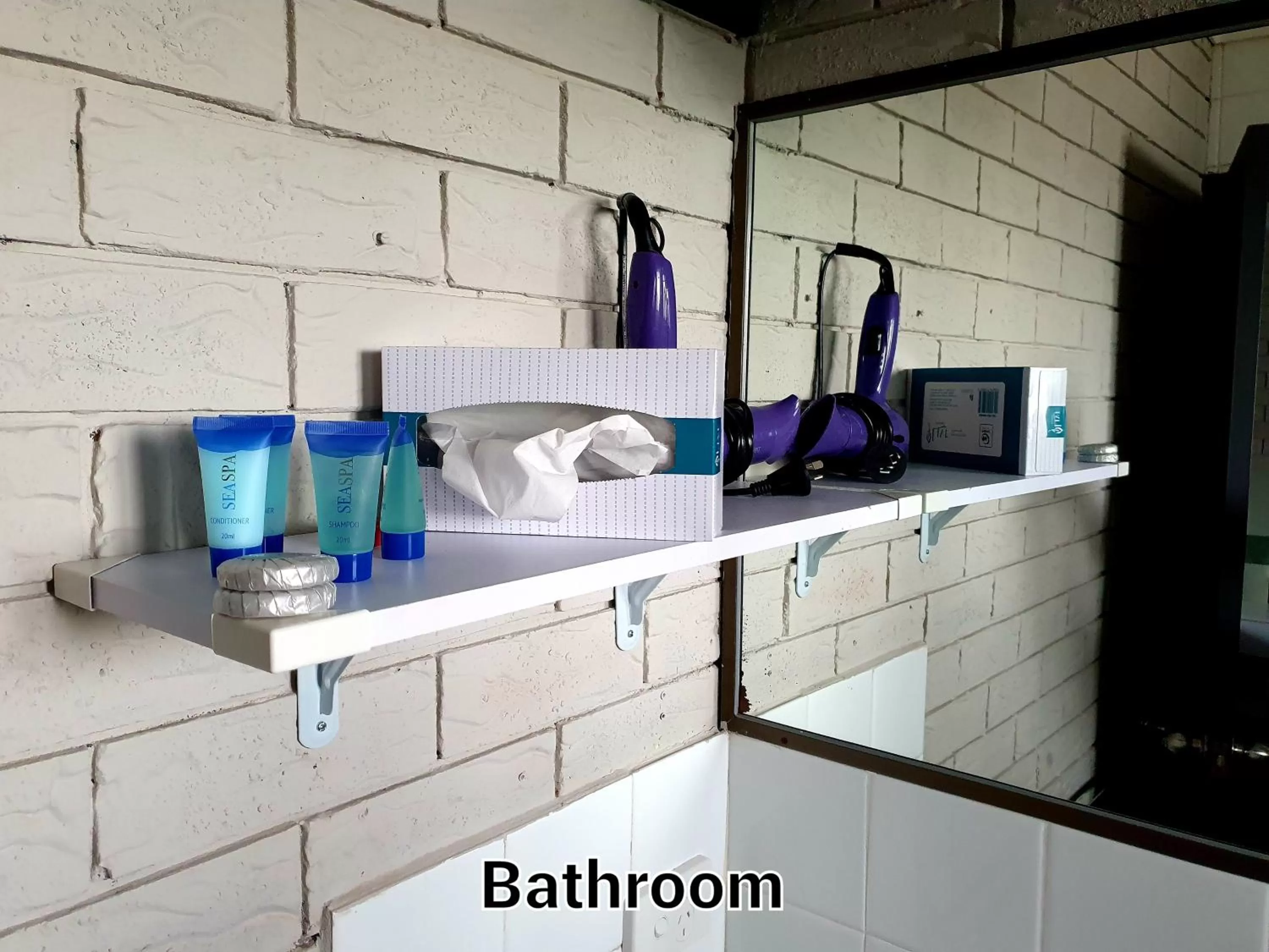 Bathroom in City Lights Motel