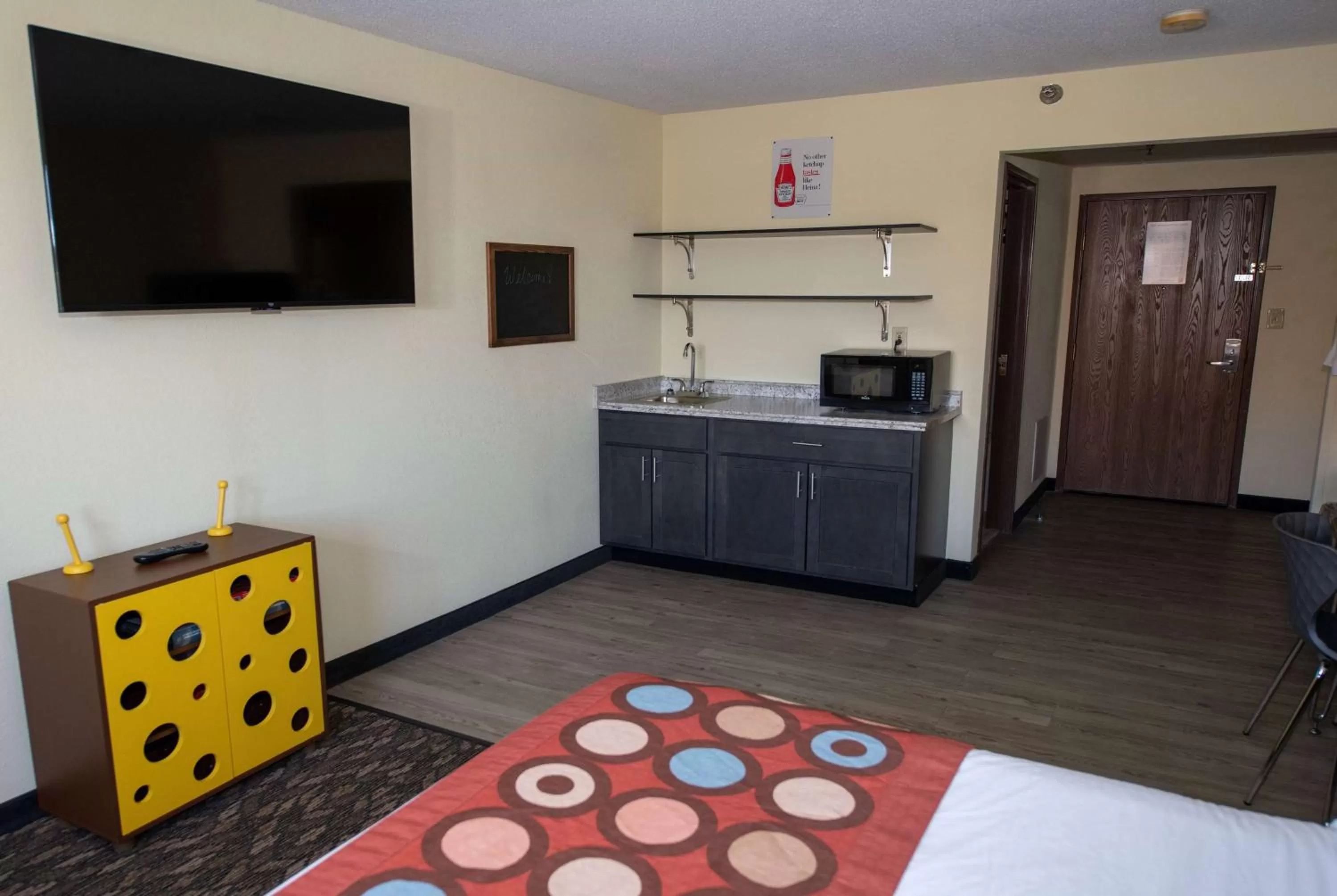 Photo of the whole room, Bed in Super 8 by Wyndham Gettysburg