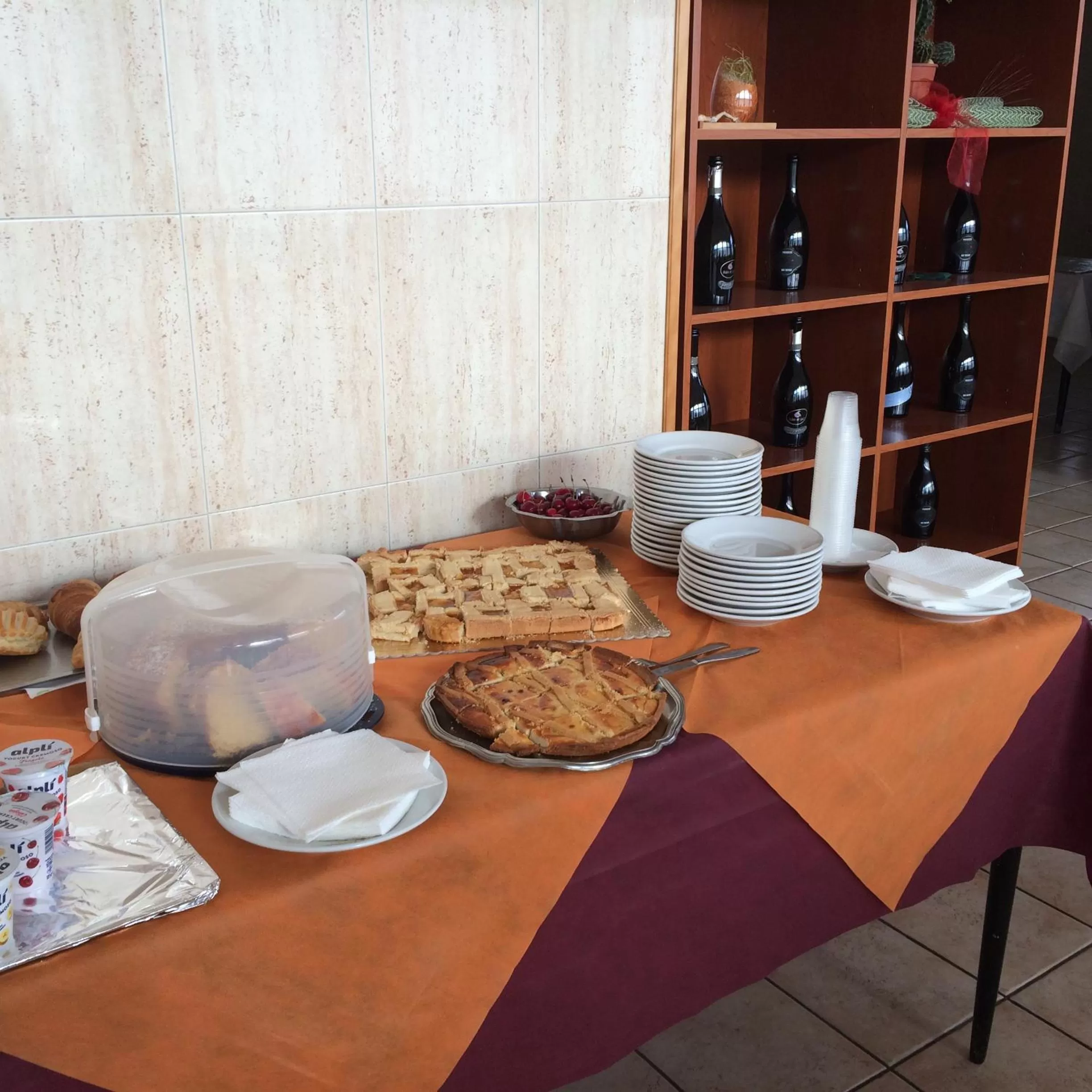 Property building, Food in Hotel Zio Cataldo