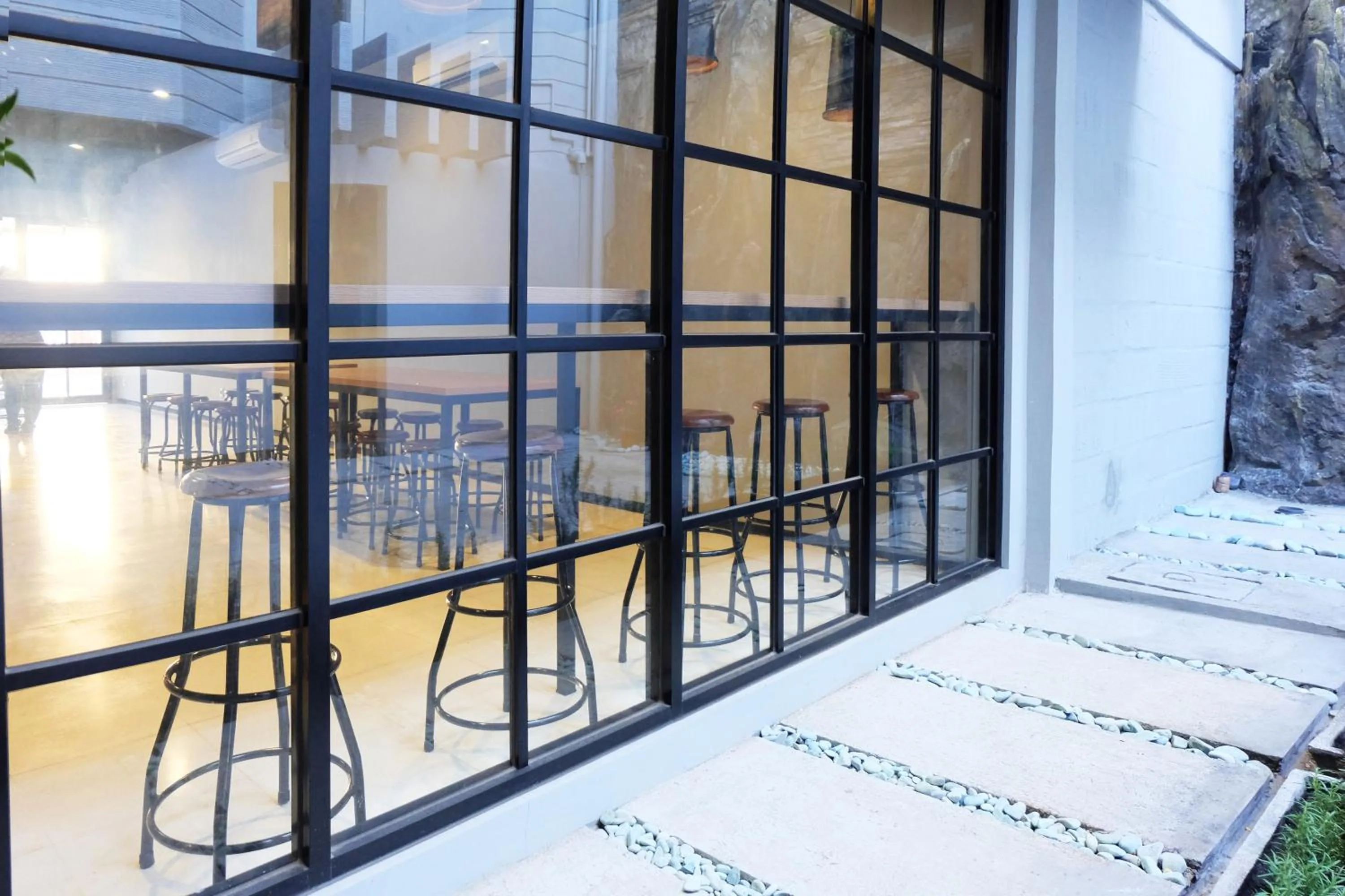 Livinn Hostels Gubeng Station Surabaya