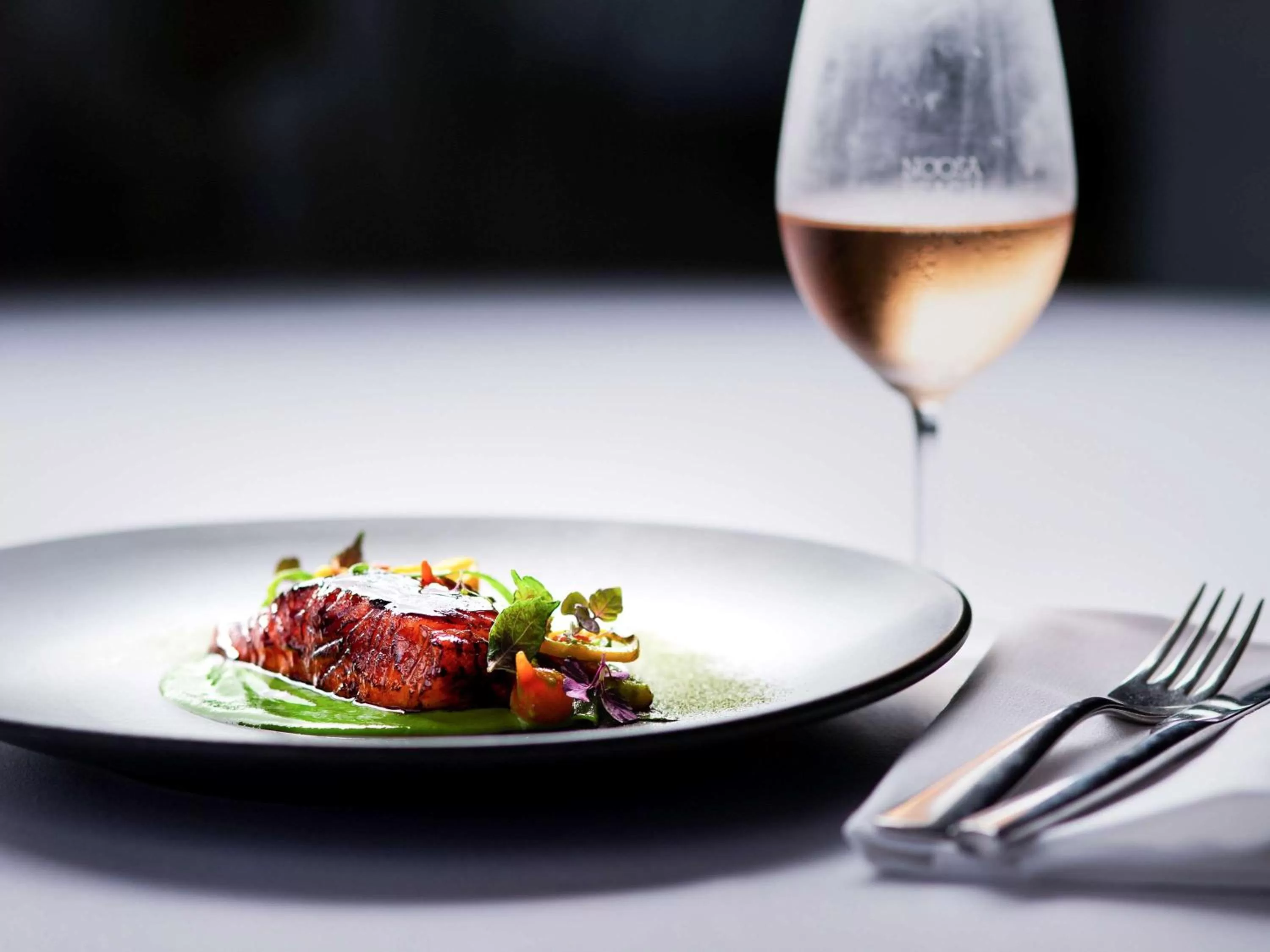 Restaurant/places to eat in Sofitel Noosa Pacific Resort