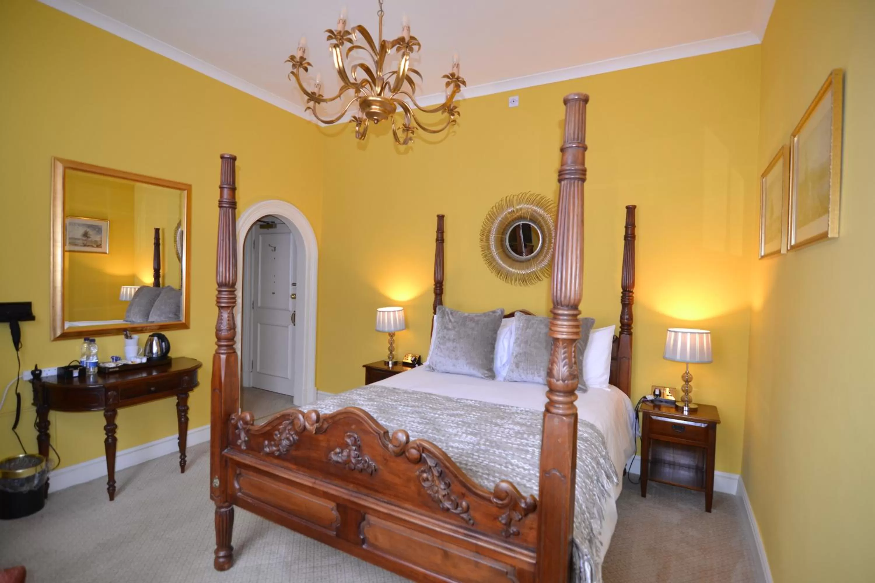 Bed in Angel and Royal Hotel