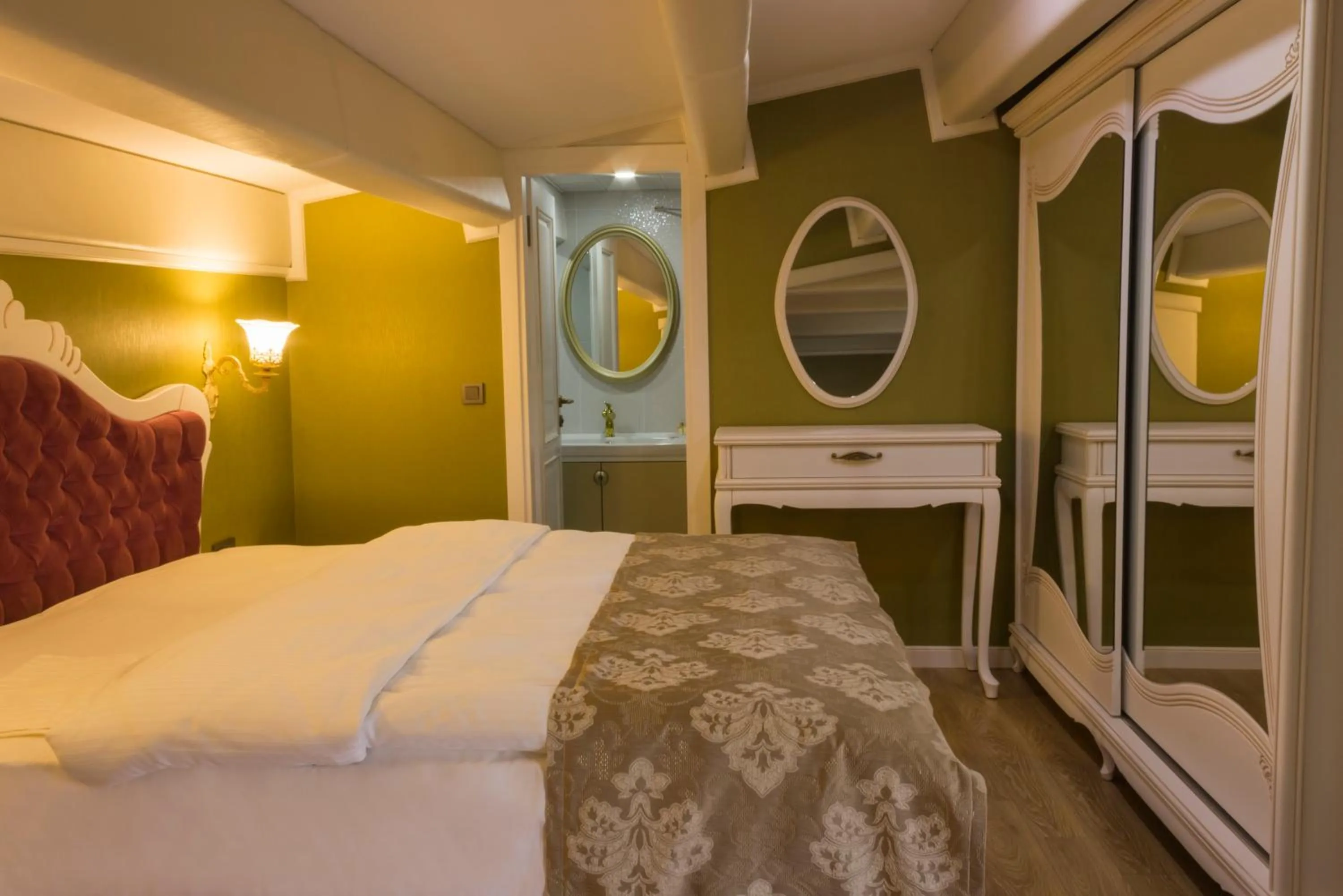 Bed in Yildiz Life Hotel