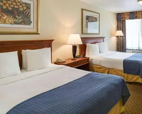 Double Room with Two Double Beds - Non Smoking in GreenTree Hotel & Extended Stay I-10 FWY Houston, Channelview, Baytown Double Room with Two Double Beds - Non Smoking in GreenTree Hotel & Extended Stay I-10 FWY Houston, Channelview, Baytown