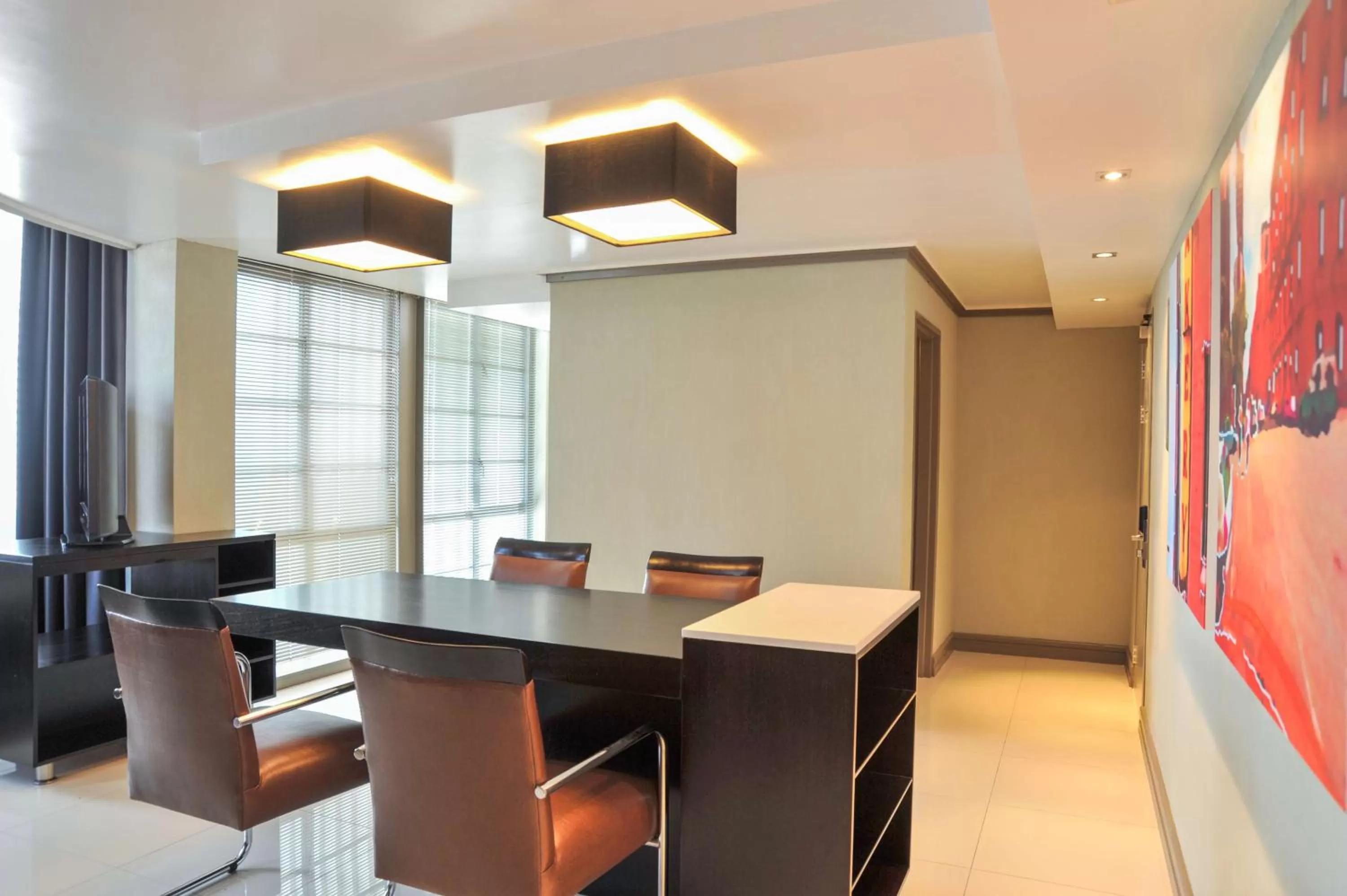 Photo of the whole room in Garden Court Victoria Junction