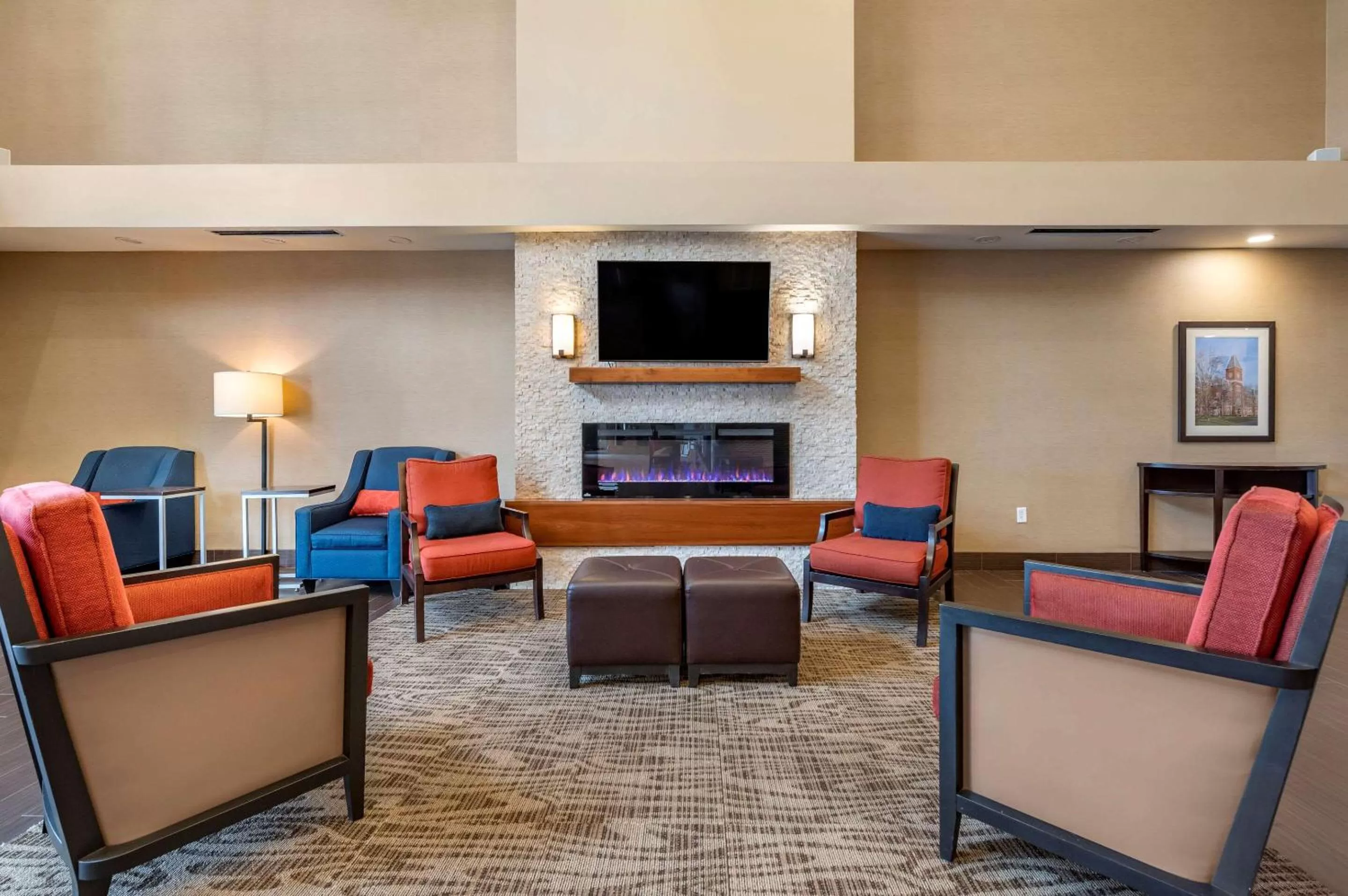 Lobby or reception in Comfort Suites Columbus Airport
