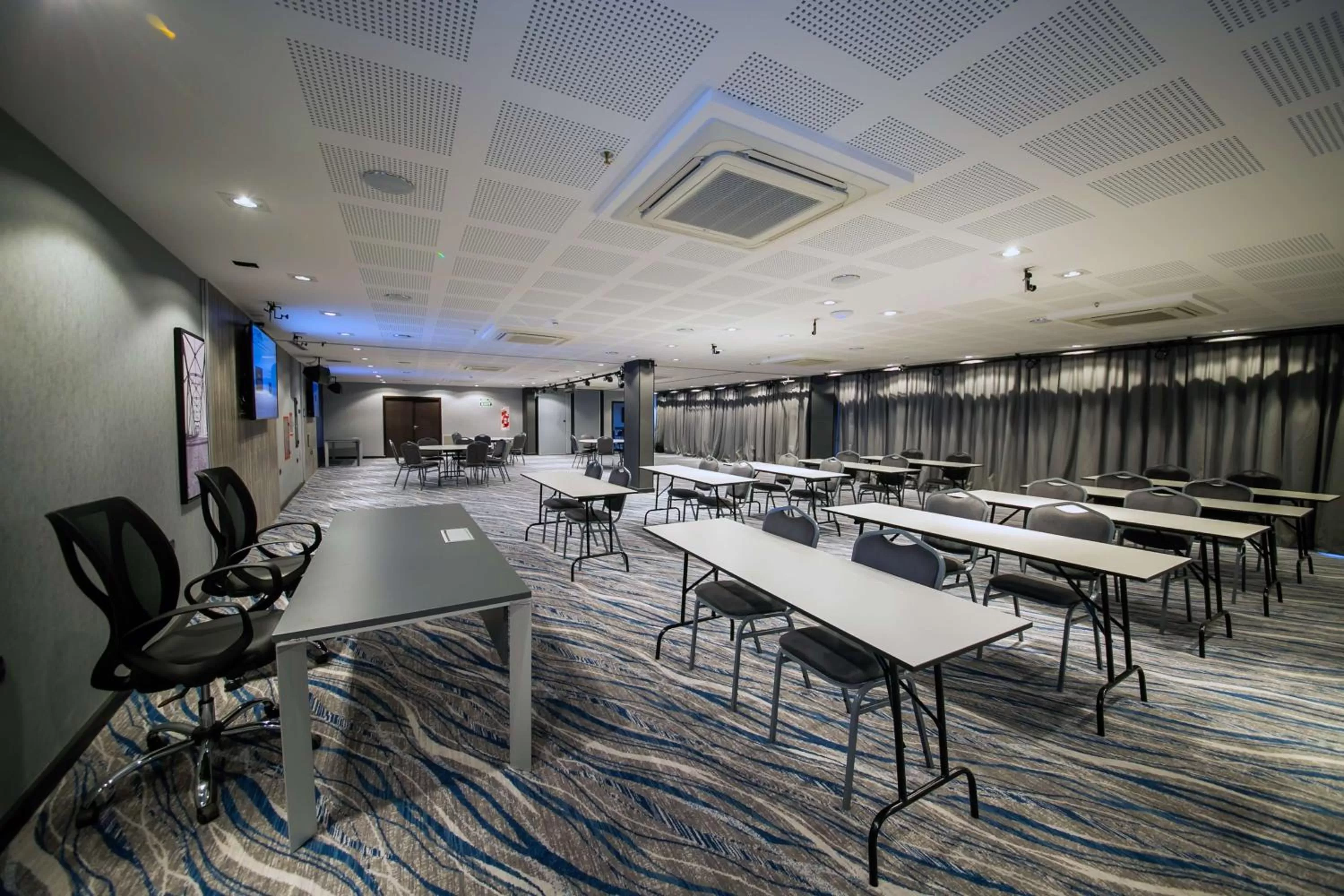 Meeting/conference room in Hilton Garden Inn Santiago Del Estero - HILTON HOTELS