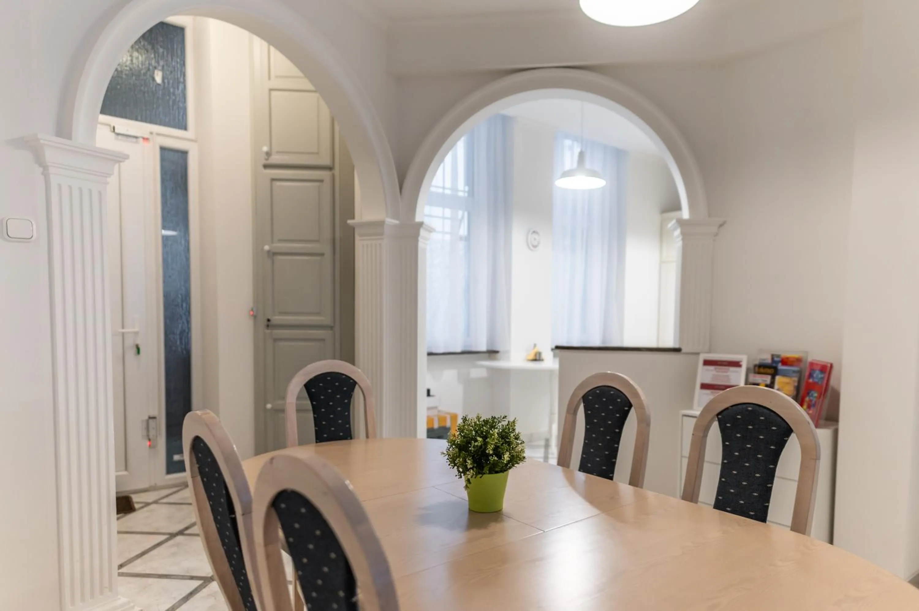 Dining area in City Home Budapest