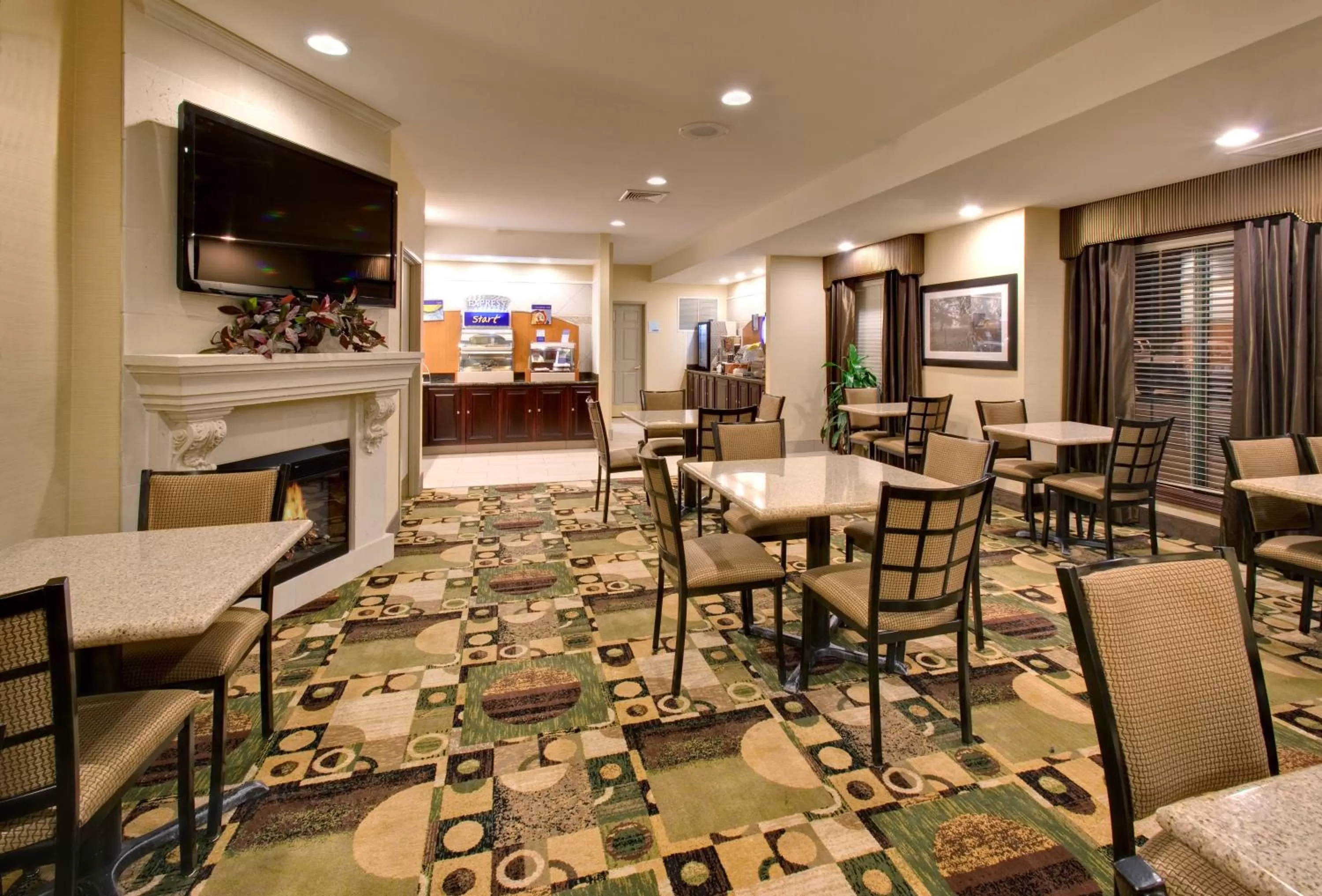 Breakfast in Holiday Inn Express Hotel & Suites Pleasant Prairie-Kenosha by IHG