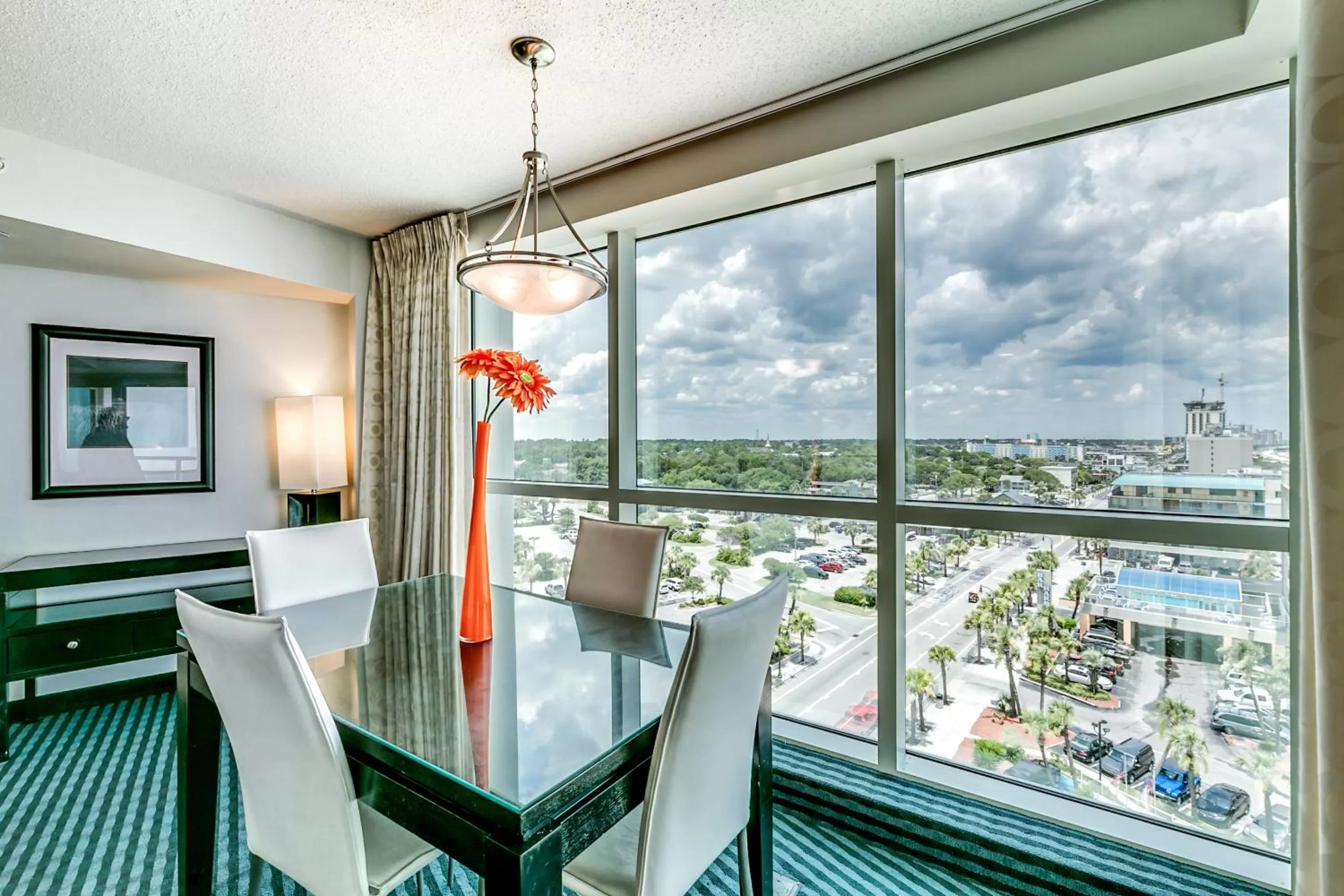 Dining area in Oceans One Resort