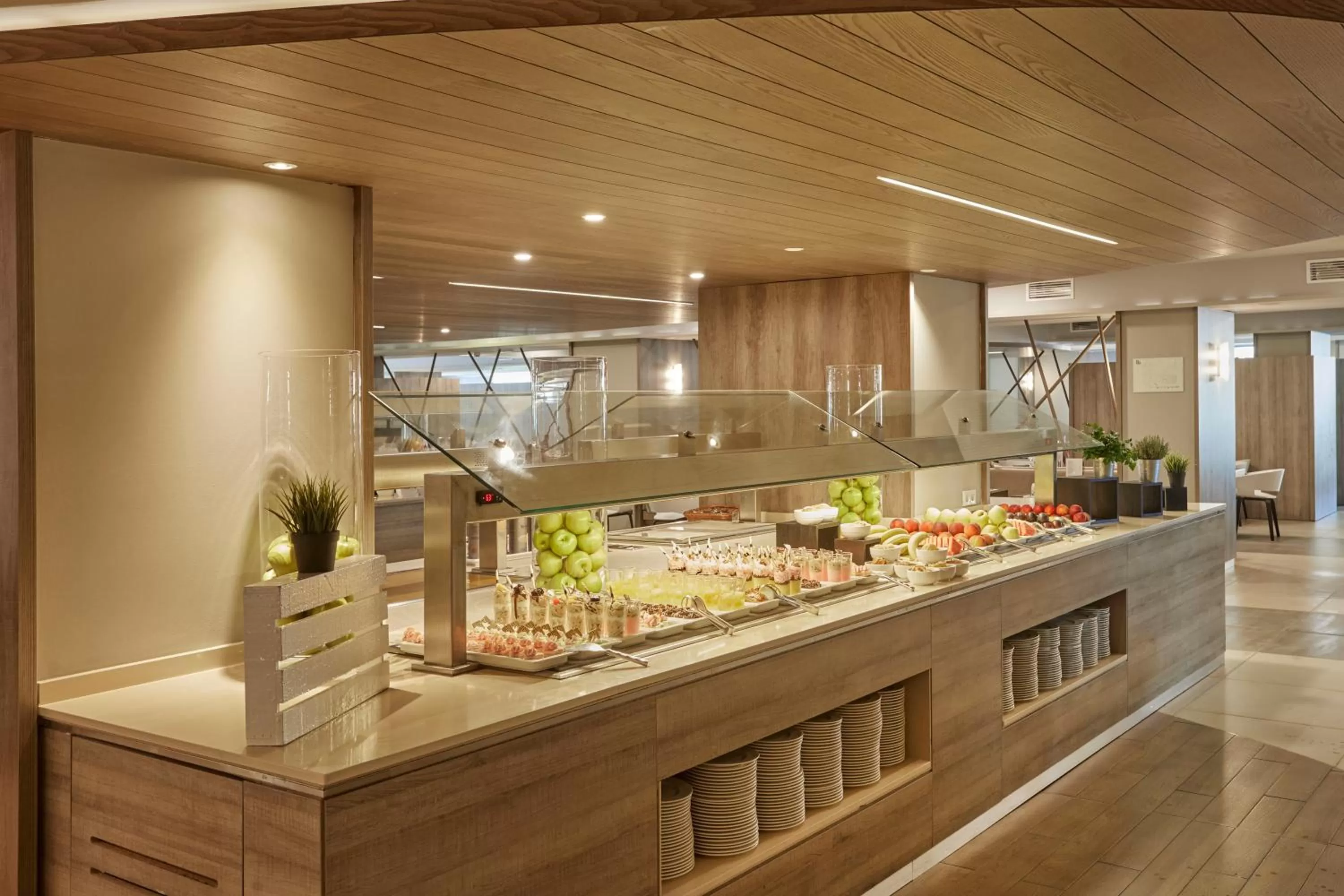 Restaurant/places to eat in BG Tonga Tower