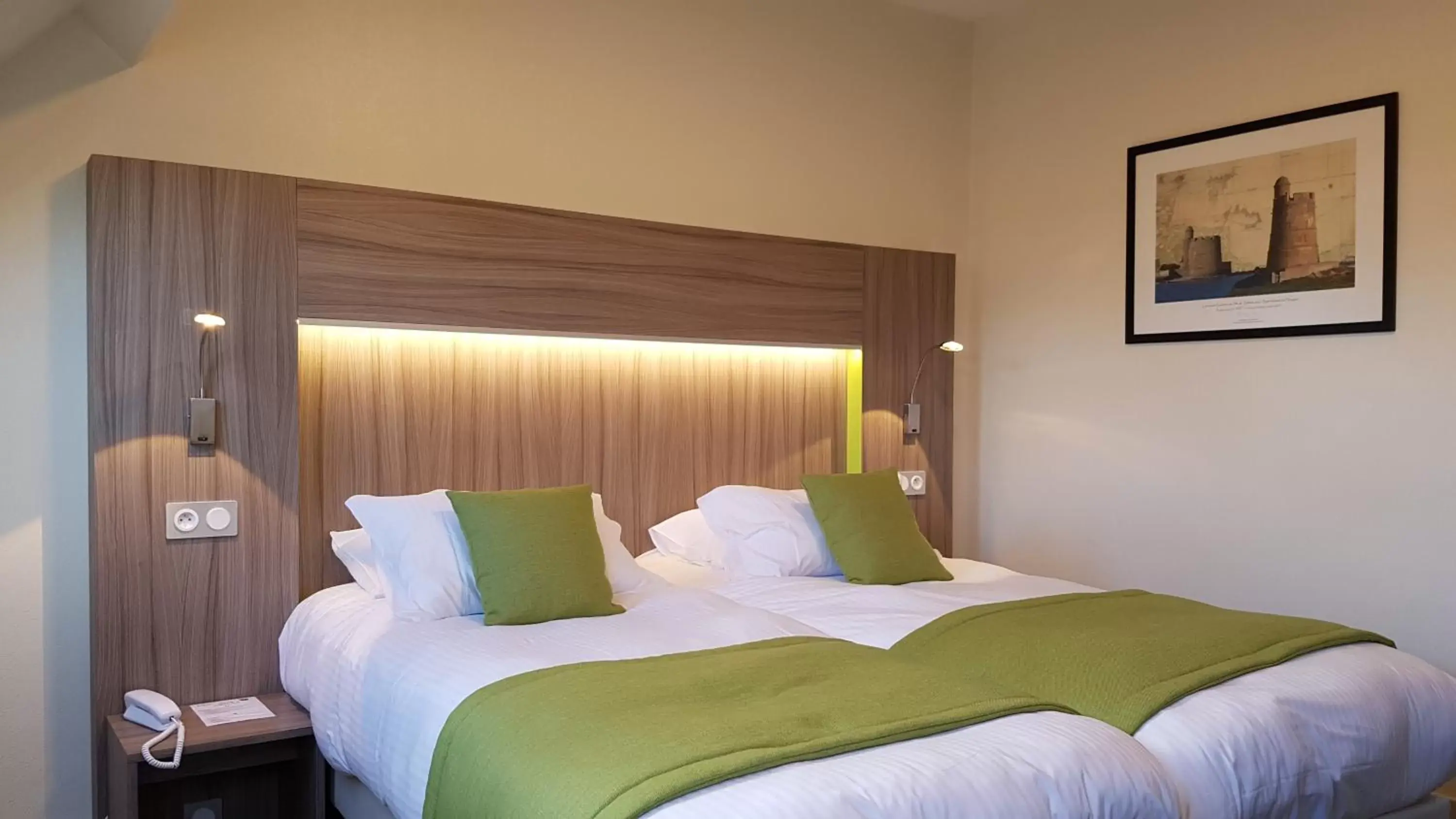 Twin Room in Hotel Le Cercle Twin Room in Hotel Le Cercle