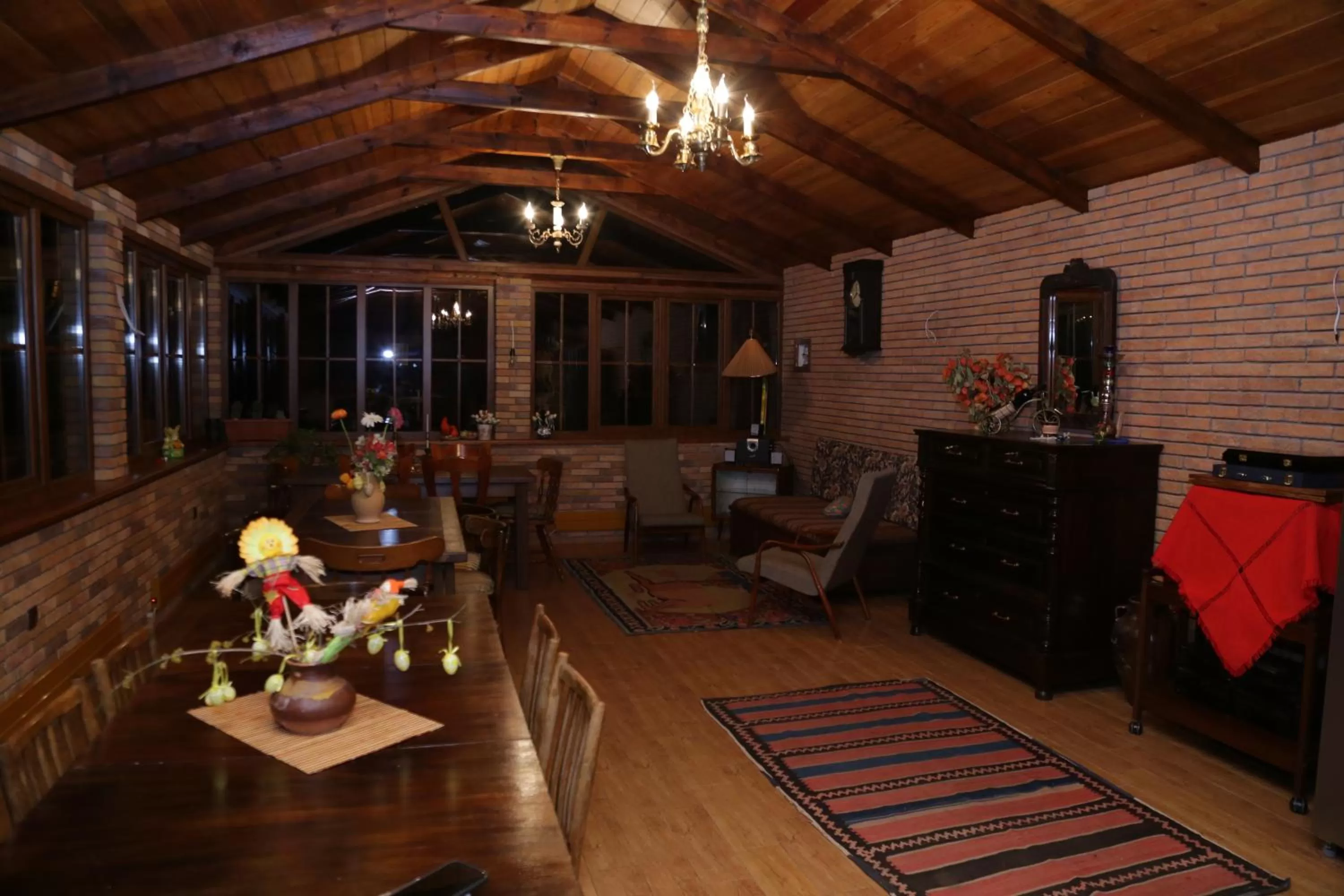 Communal lounge/ TV room, Restaurant/Places to Eat in MagHay B&B Hotel in Vanadzor