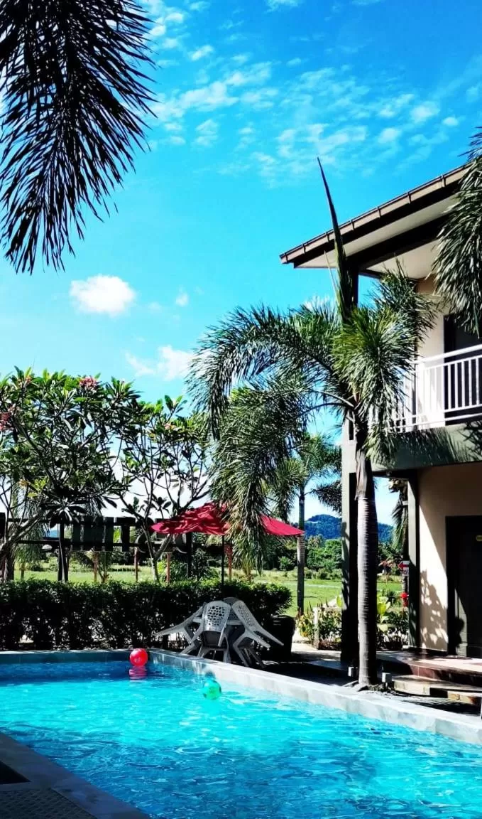 Swimming pool in Destini Akef Villa