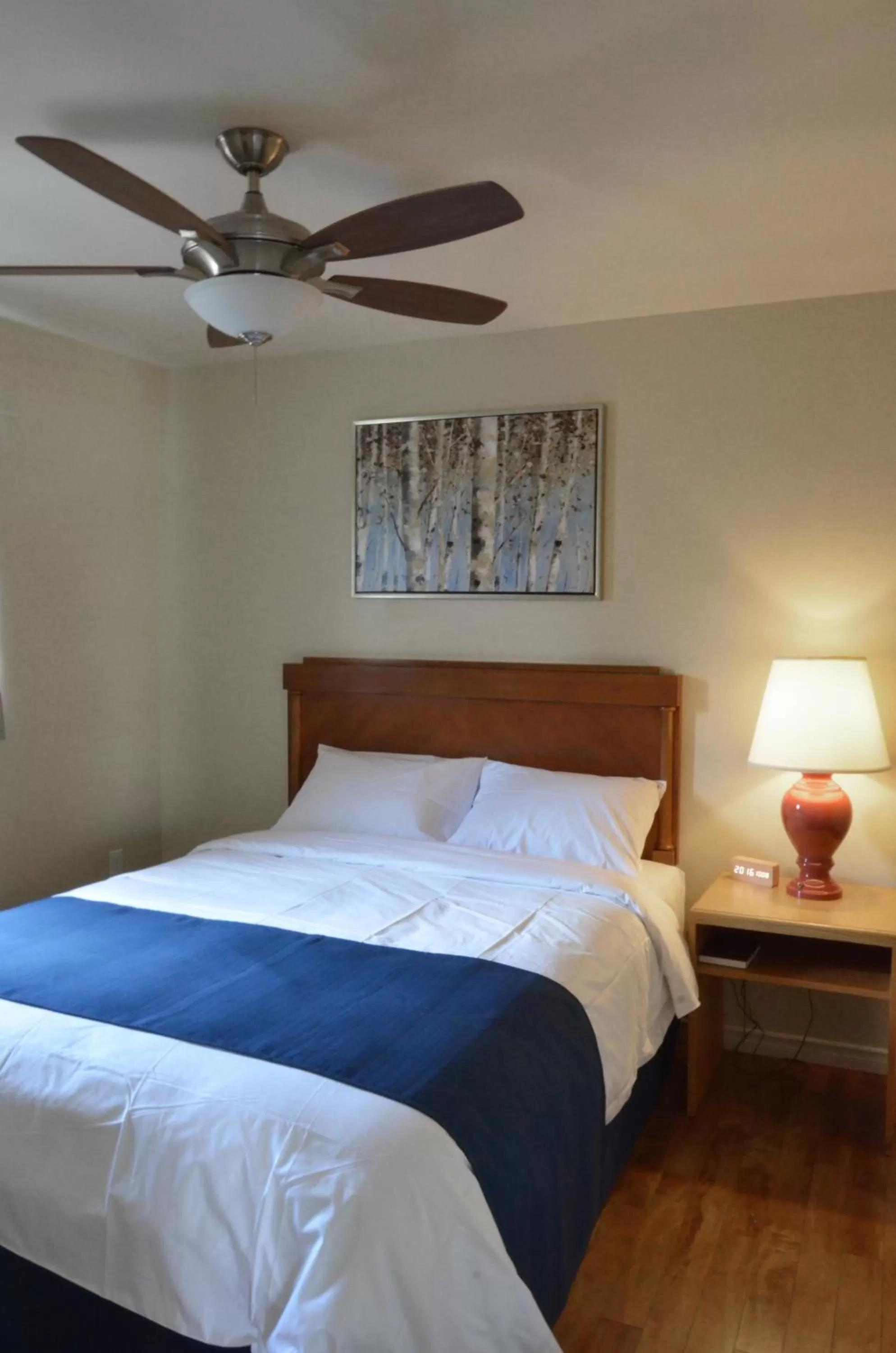 Room Photo in Knights Inn Merritt