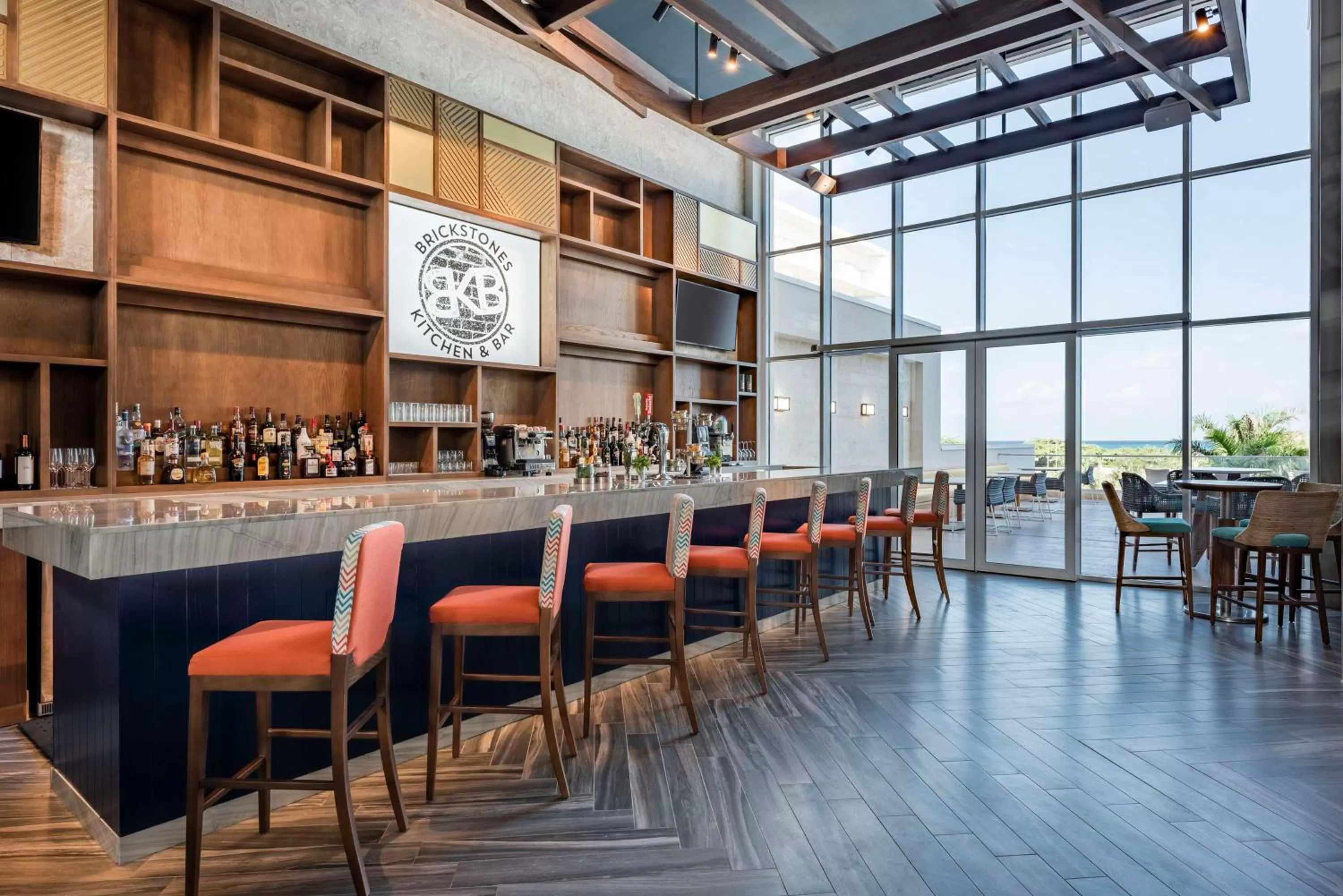 Lounge or bar in Embassy Suites By Hilton Aruba Beach Resort