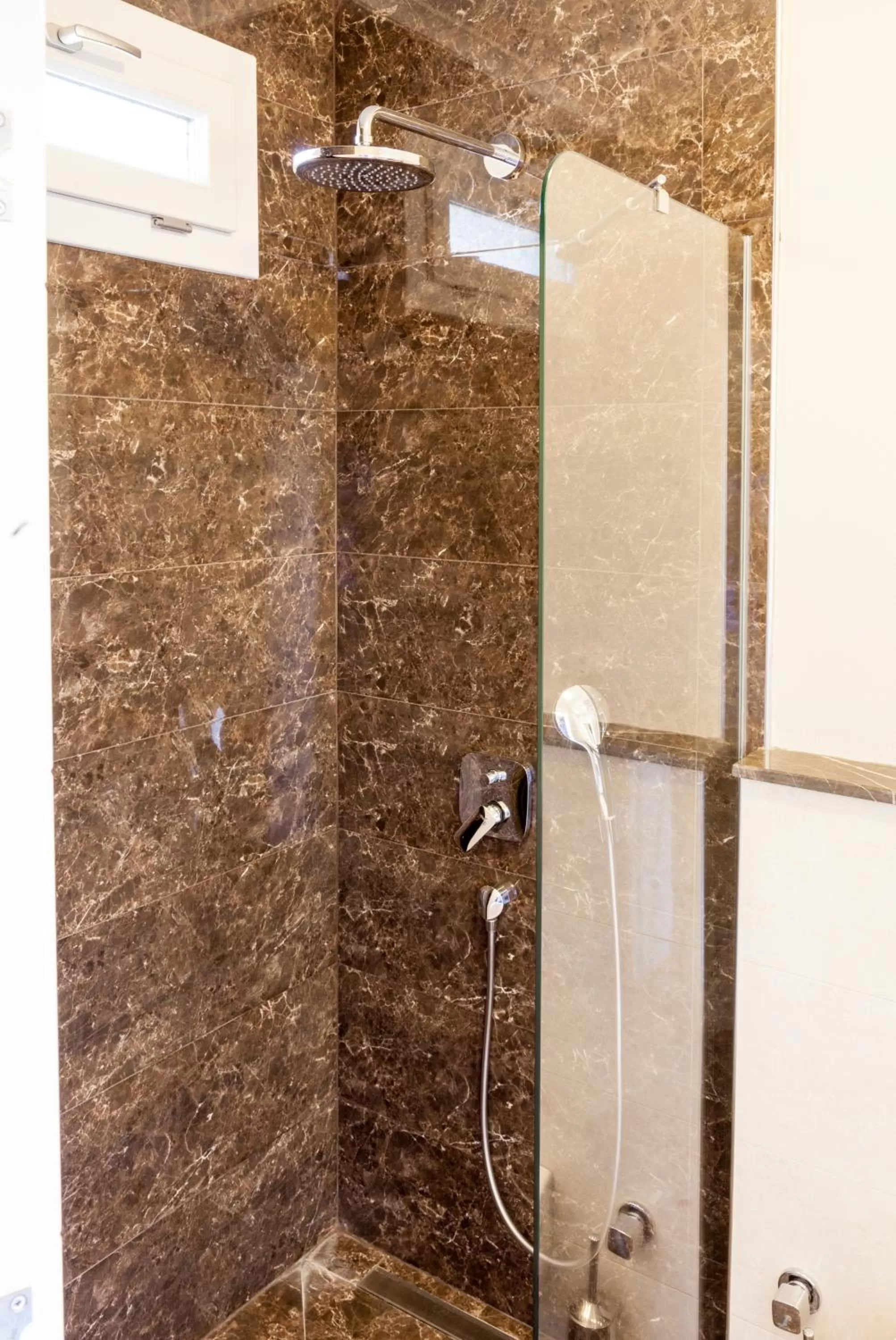 Shower, Bathroom in Sun Garden Apart Hotel