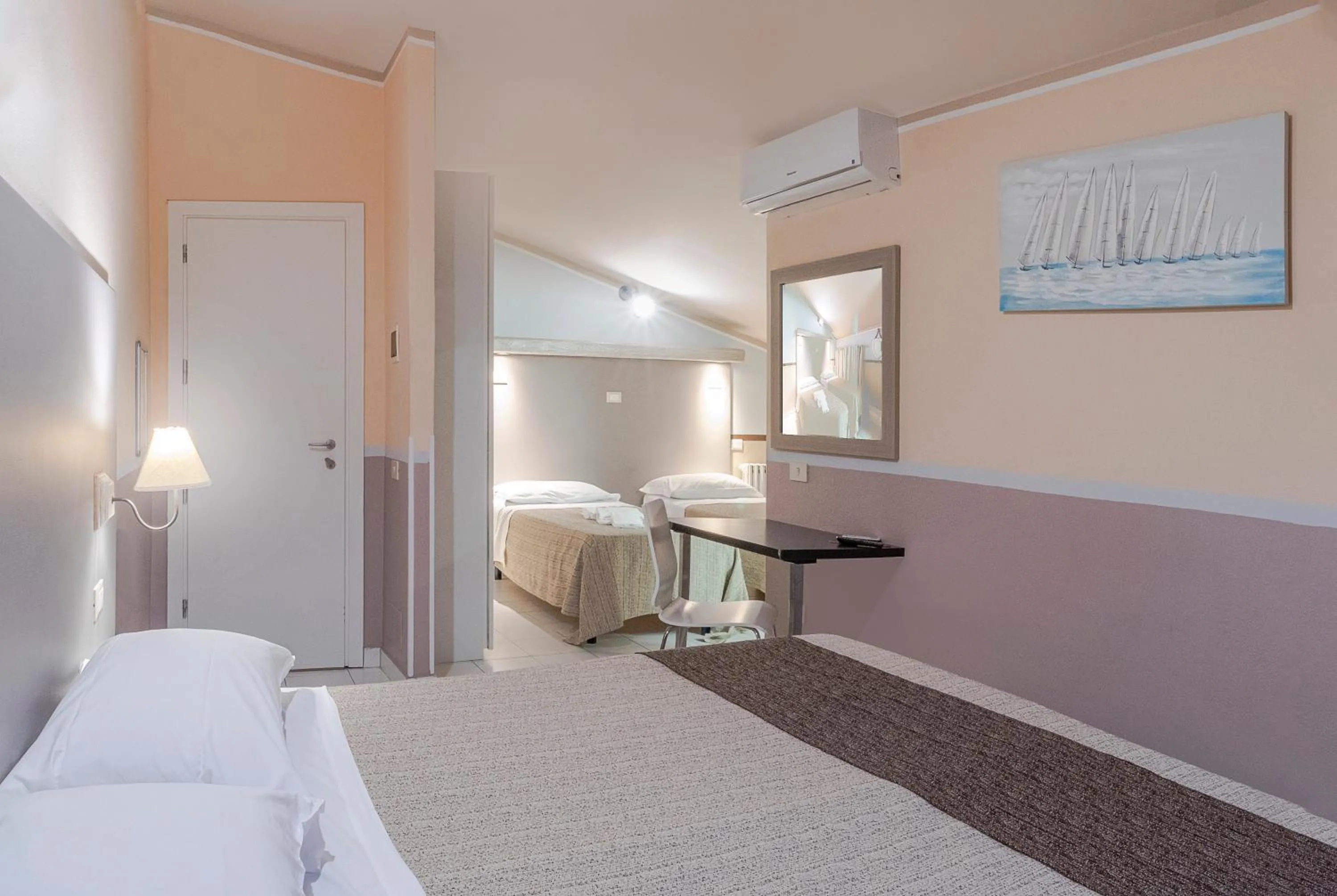 Bed in Albergo Serena