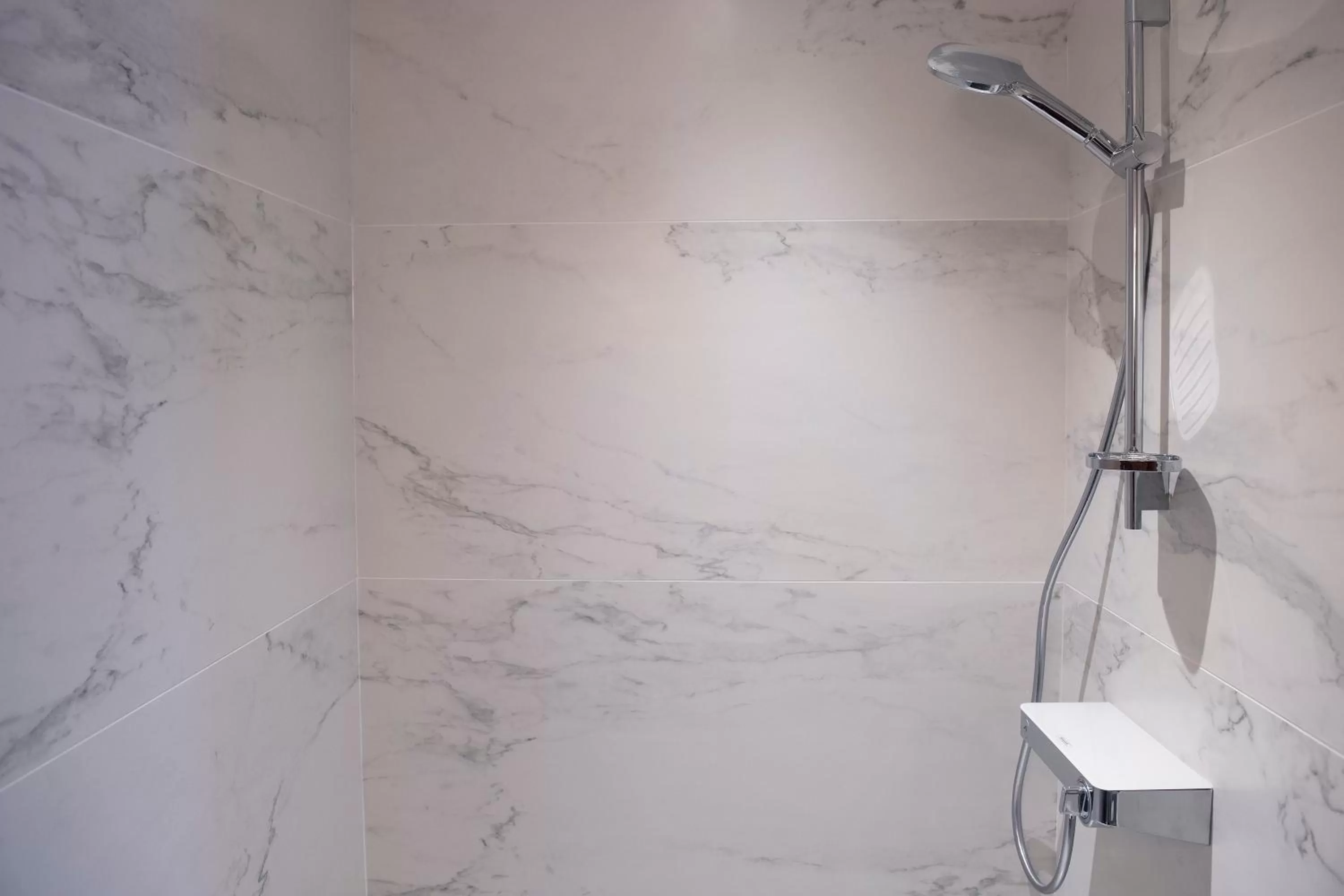 Bathroom in Aparthotel & Spa Adagio Vannes