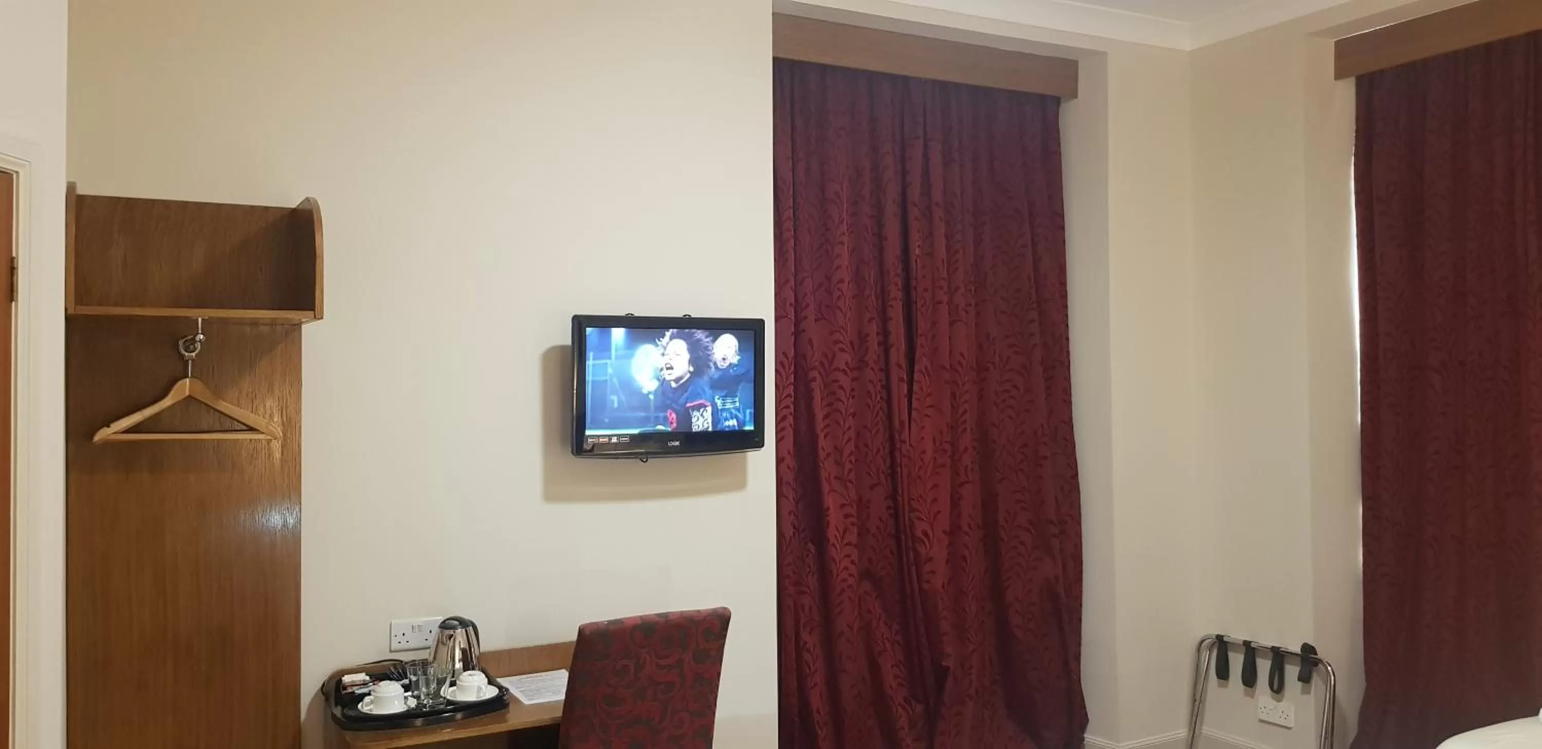 TV and multimedia, Bed in Aberdeen House