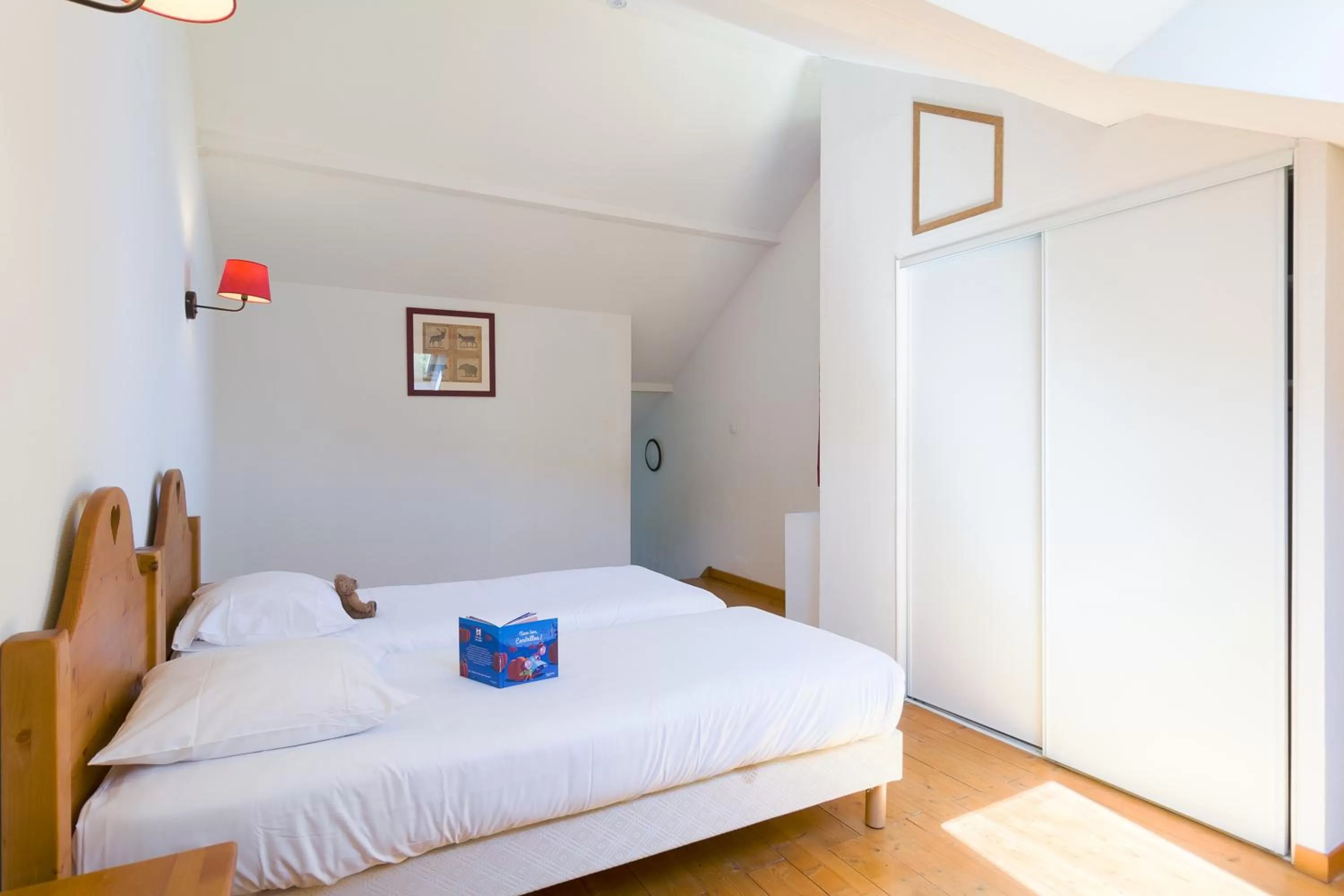 Bedroom, Bed in Garden & City Evian - Lugrin